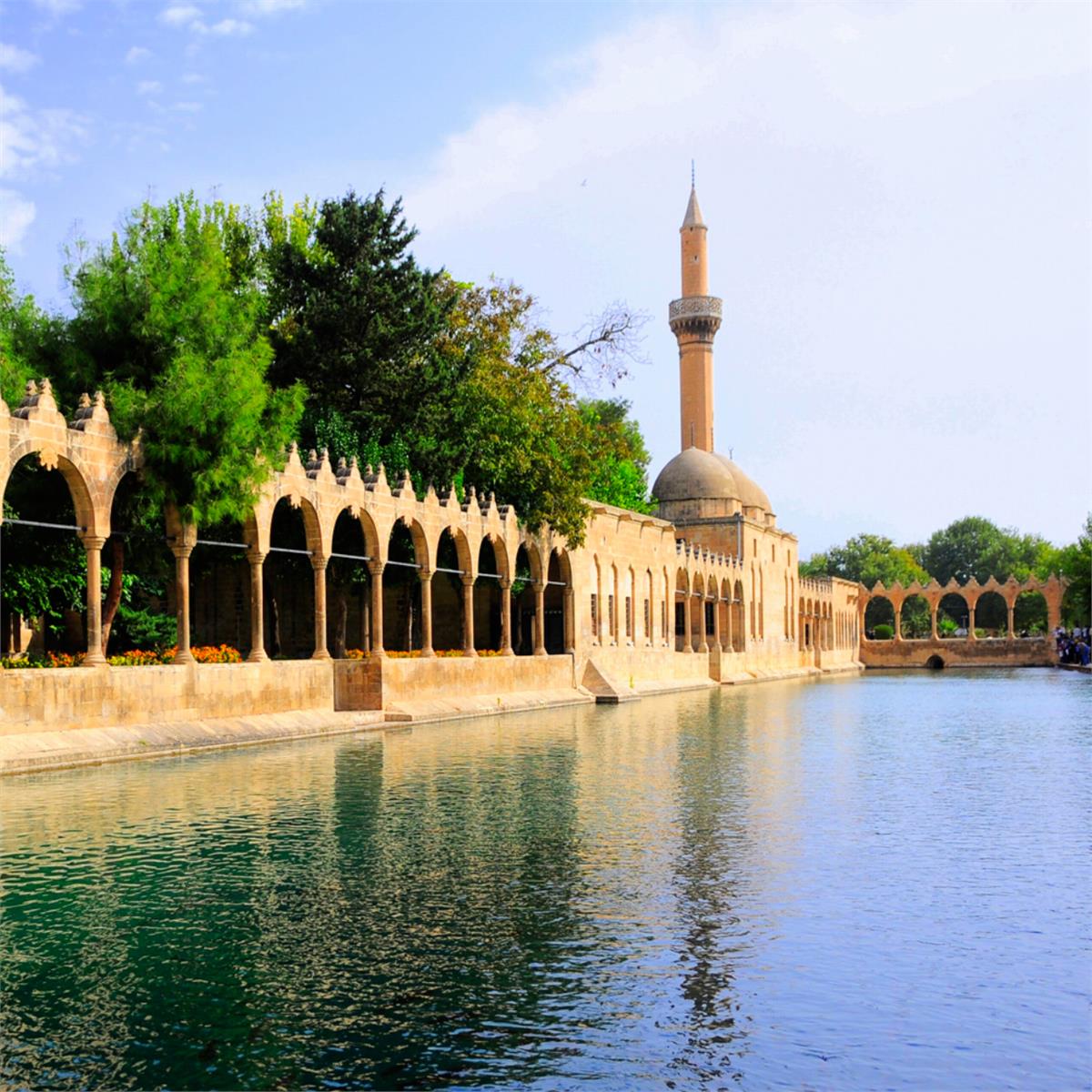 İzmir'den Uçaklı Ramazan Bayramı Özel 3 Gece 4 Gün Konaklamalı GAP Rüzgarı Turu (Gaziantep Gidiş - Diyarbakır Dönüş)