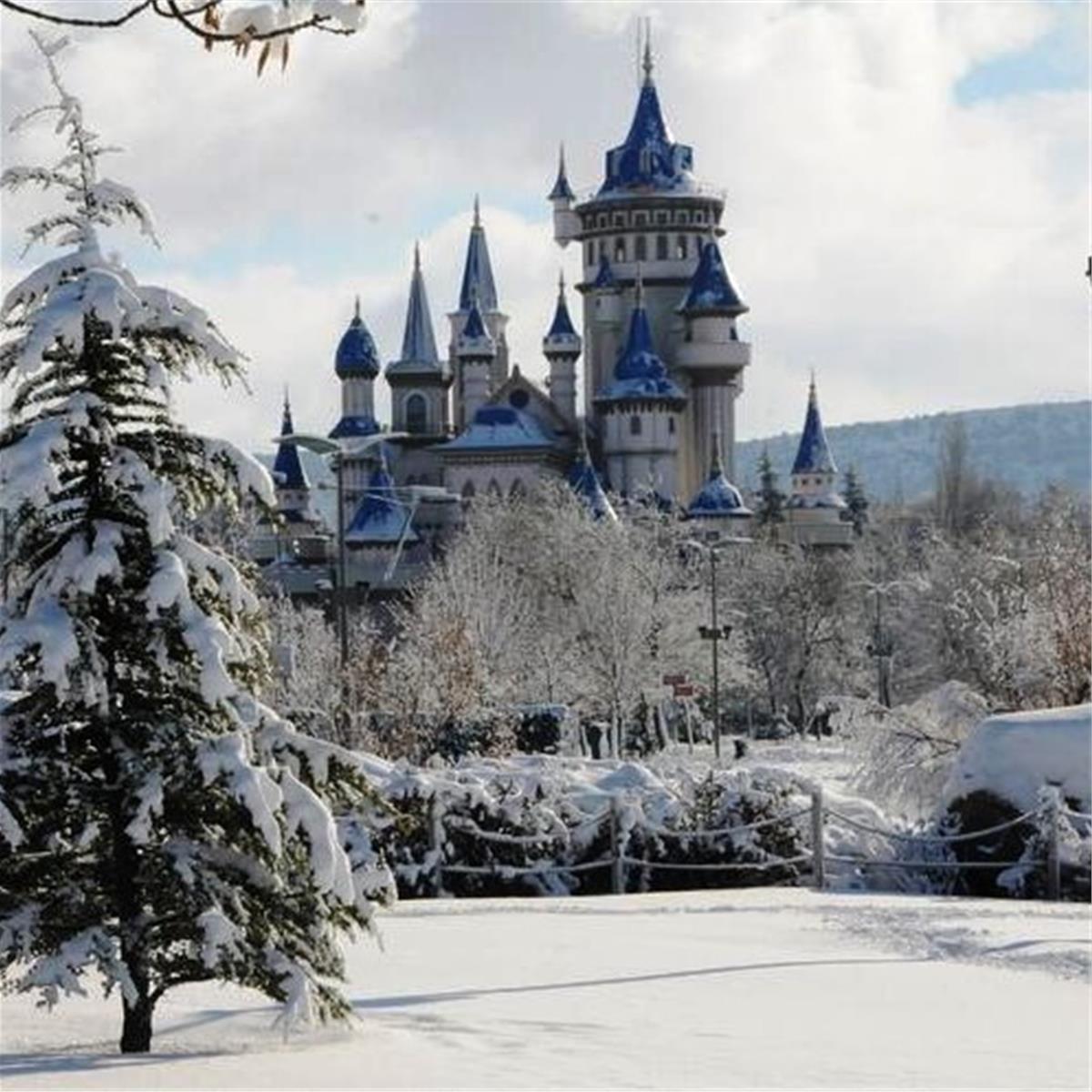 İzmir çıkışlı 1 gece 2 gün Bursa konaklamalı Uludağ Kayak Merkezi, Cumalıkız, Eskişehir Turu.