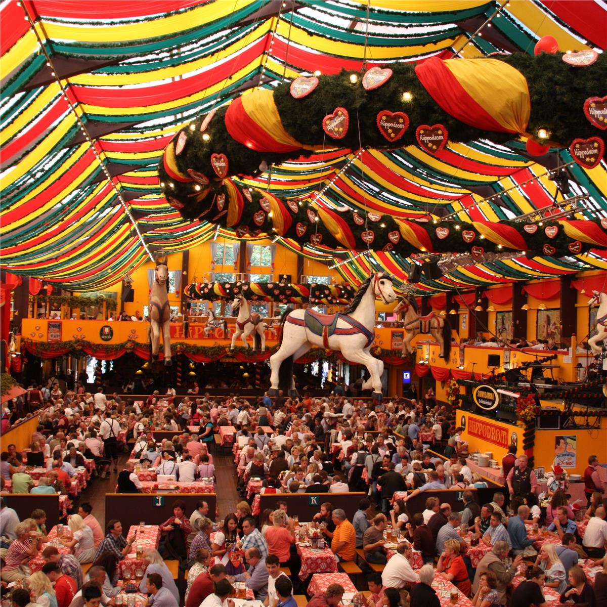 İzmir'den Uçaklı 2 Gece 3 Gün Konaklamalı Bavyera Kültürü Oktober Fest Gezisi