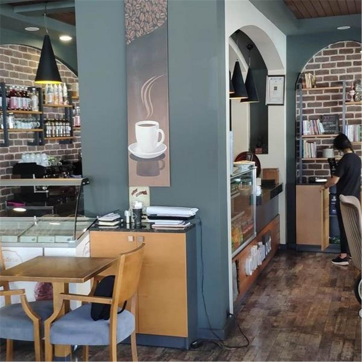 Üçyol Burgerin Out Hamburger, Patates Kızartması ve Soğuk İçecek’ten oluşan menü