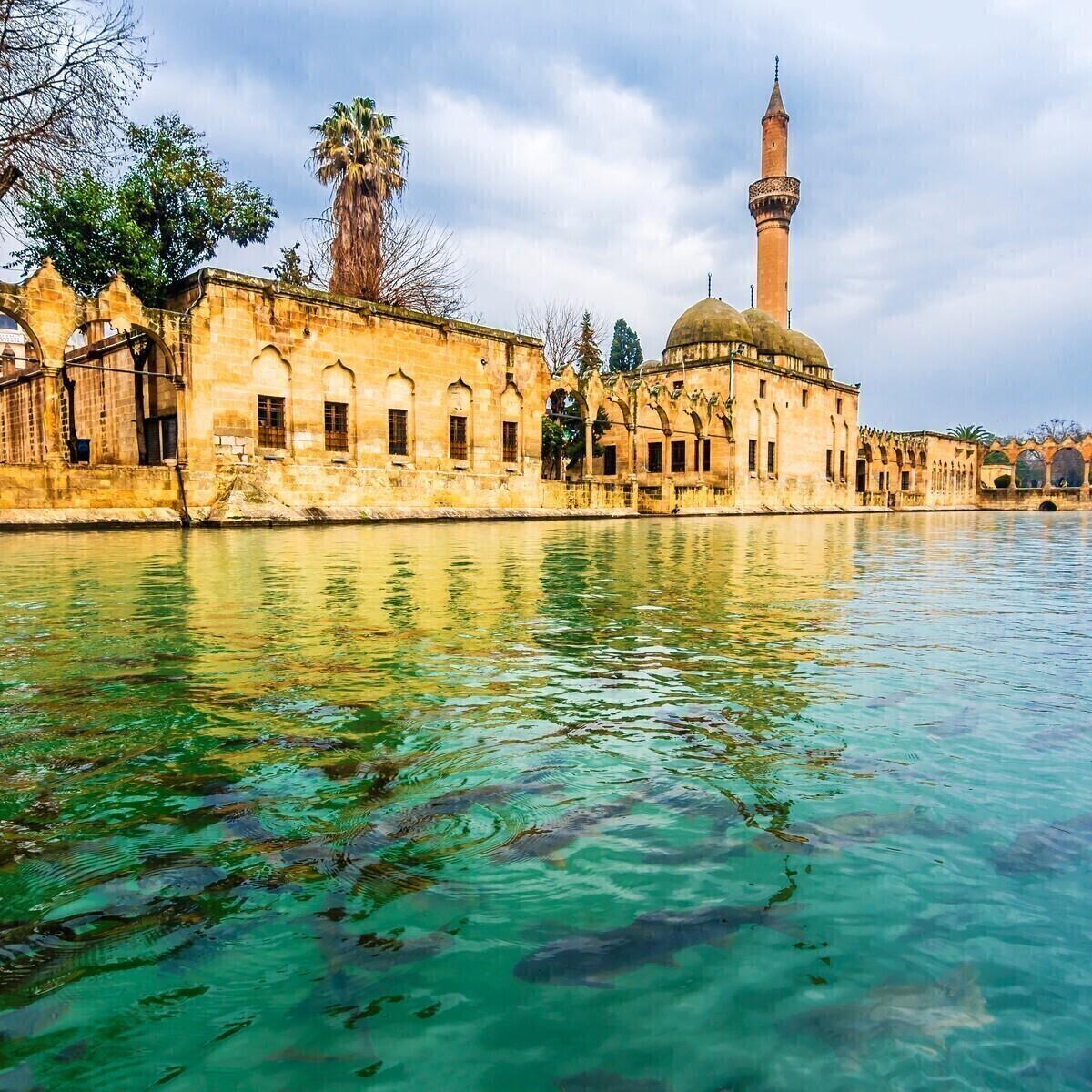 İzmir'den Uçak Kalkışlı Yılbaşı Özel 2 Gece 3 Gün Uçaklı ve Konaklamalı Butik Diyarbakır Mardin Urfa Gaziantep Turu