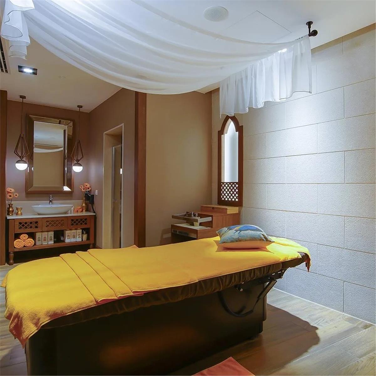 İzmir'den Uçak İle Hareketli Kıbrıs Limak Cyprus Deluxe Hotel Ultra Herşey Dahil Konaklama Seçenekleri