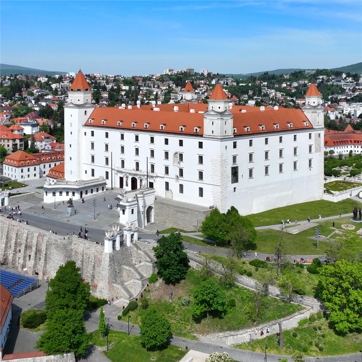 İzmir'den Uçaklı 5 Gece 6 Gün Konaklamalı Orta Avrupa Yıldızları Ve Almanya Turu
