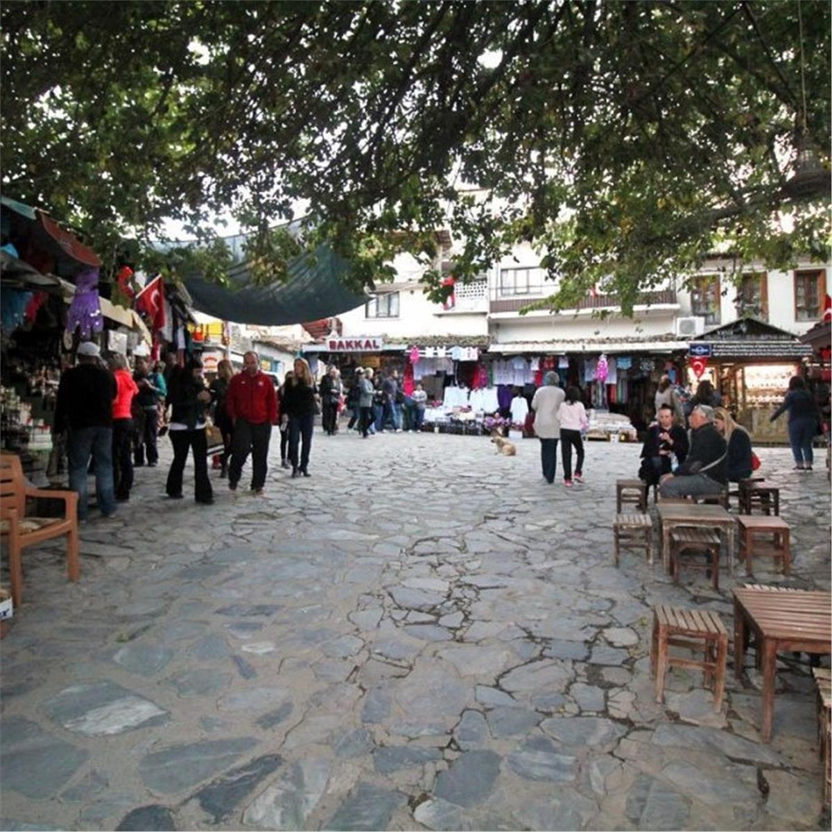 İzmir Çıkışlı Yılbaşı Özel Günübirlik Fasıllı Eğlenceli Şirince Turu