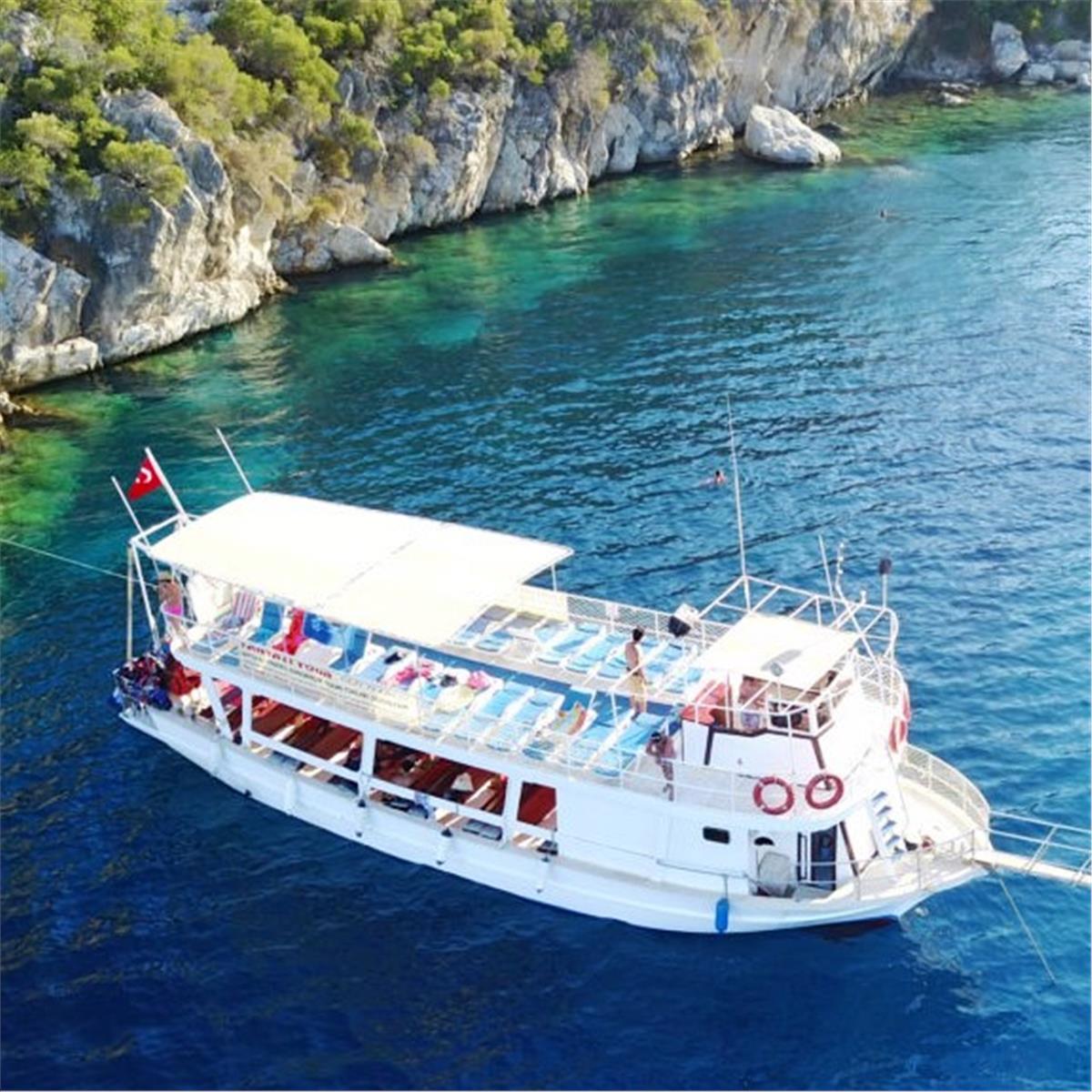 Yüzme ve Eğlence dolu, Öğle yemeği dahil Datça Tekne Turu