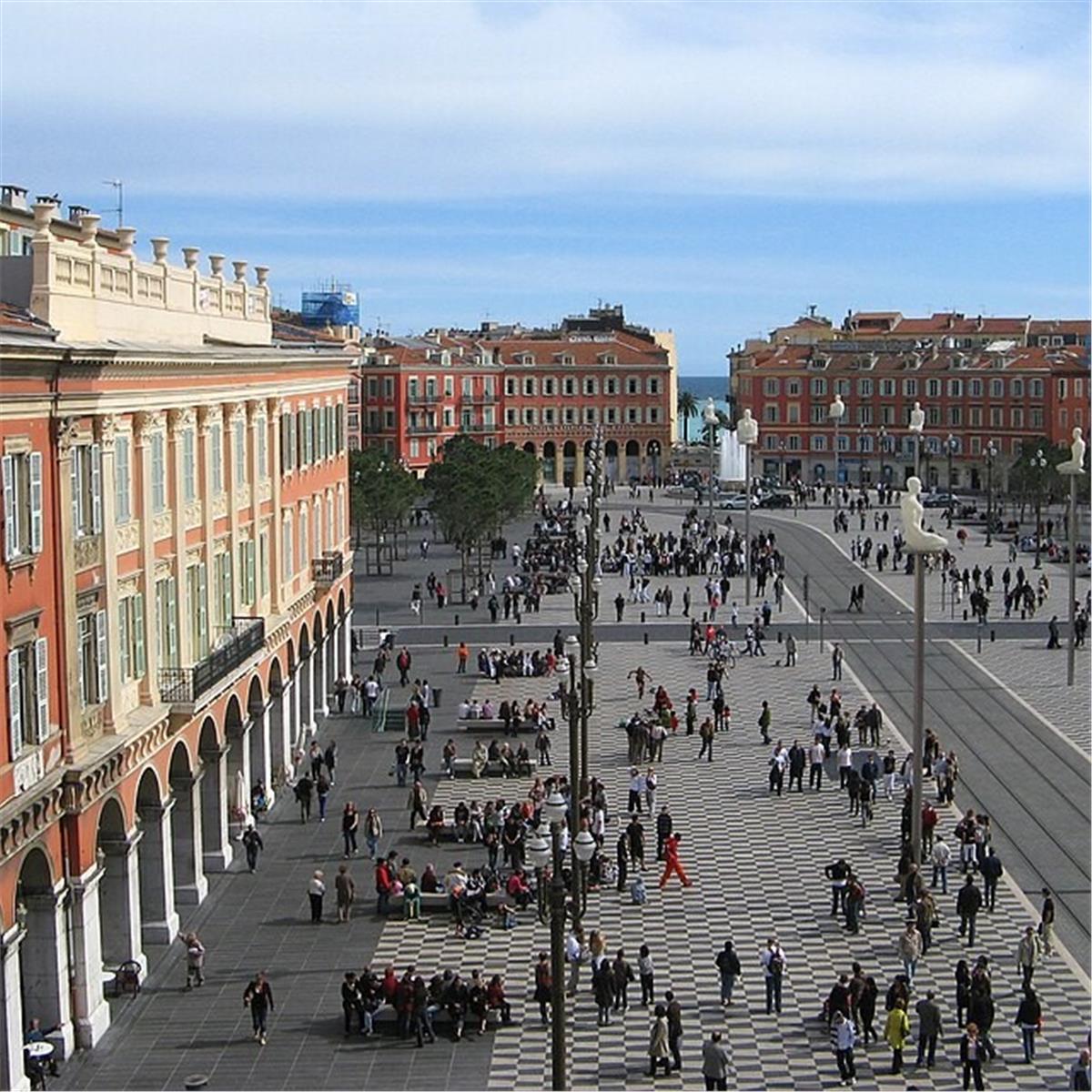 İzmir'den Uçaklı 5 Gece 6 Gün Konaklamalı Avrupa Masalı Express Turu