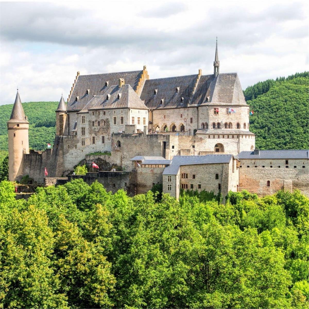 İzmir'den Uçaklı 7 Gece 8 Gün Konaklamalı Mega Benelüx, Paris Ve Köln Turu (Sabah Stuttgart Gidiş – Öğlen Stuttgart Dönüş)