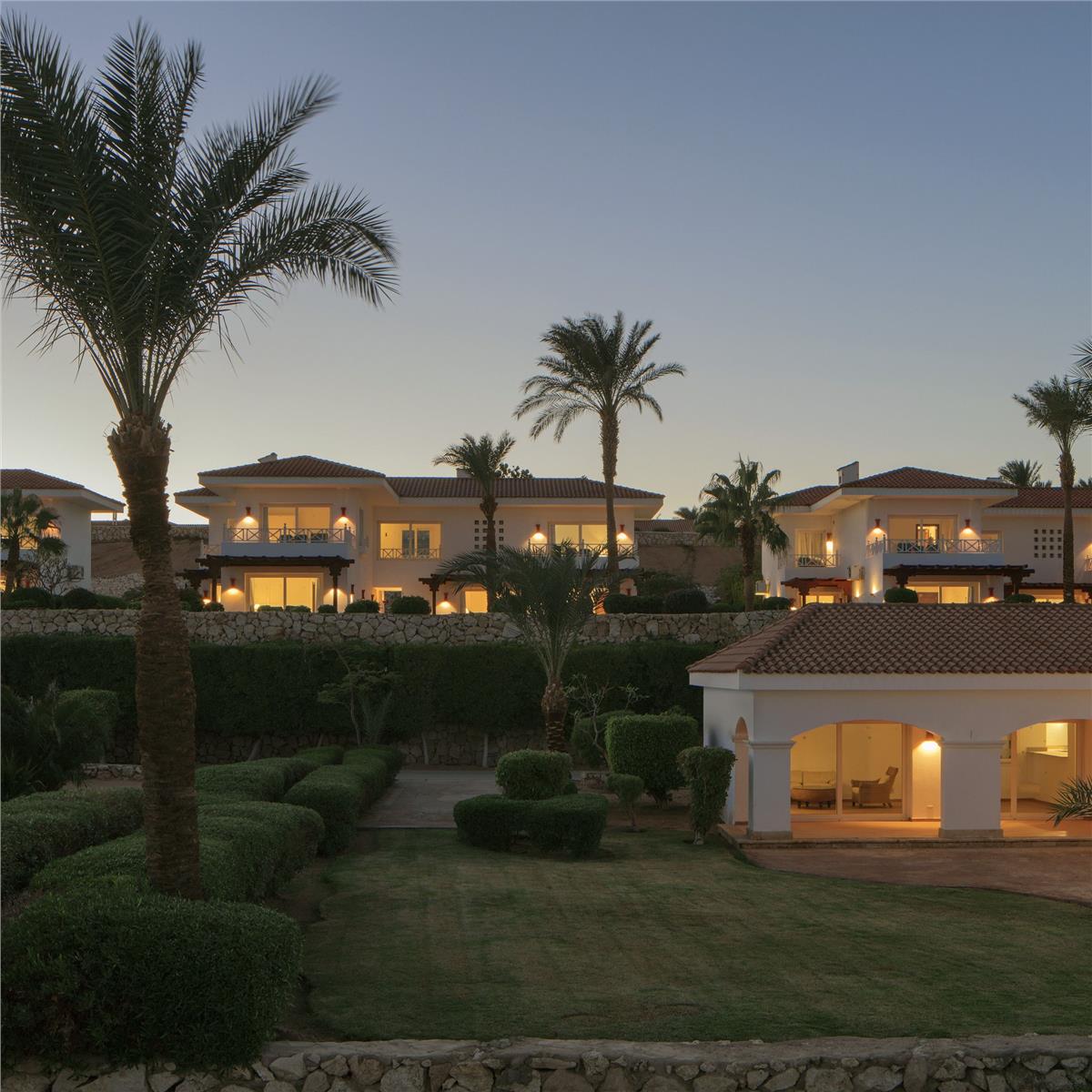 İzmir'den Uçak İle Çıkışlı 3 Gece 4 Gün 5 Yıldızlı Sheraton Sharm Hotel Konaklamalı Sharm El Sheikh Turu