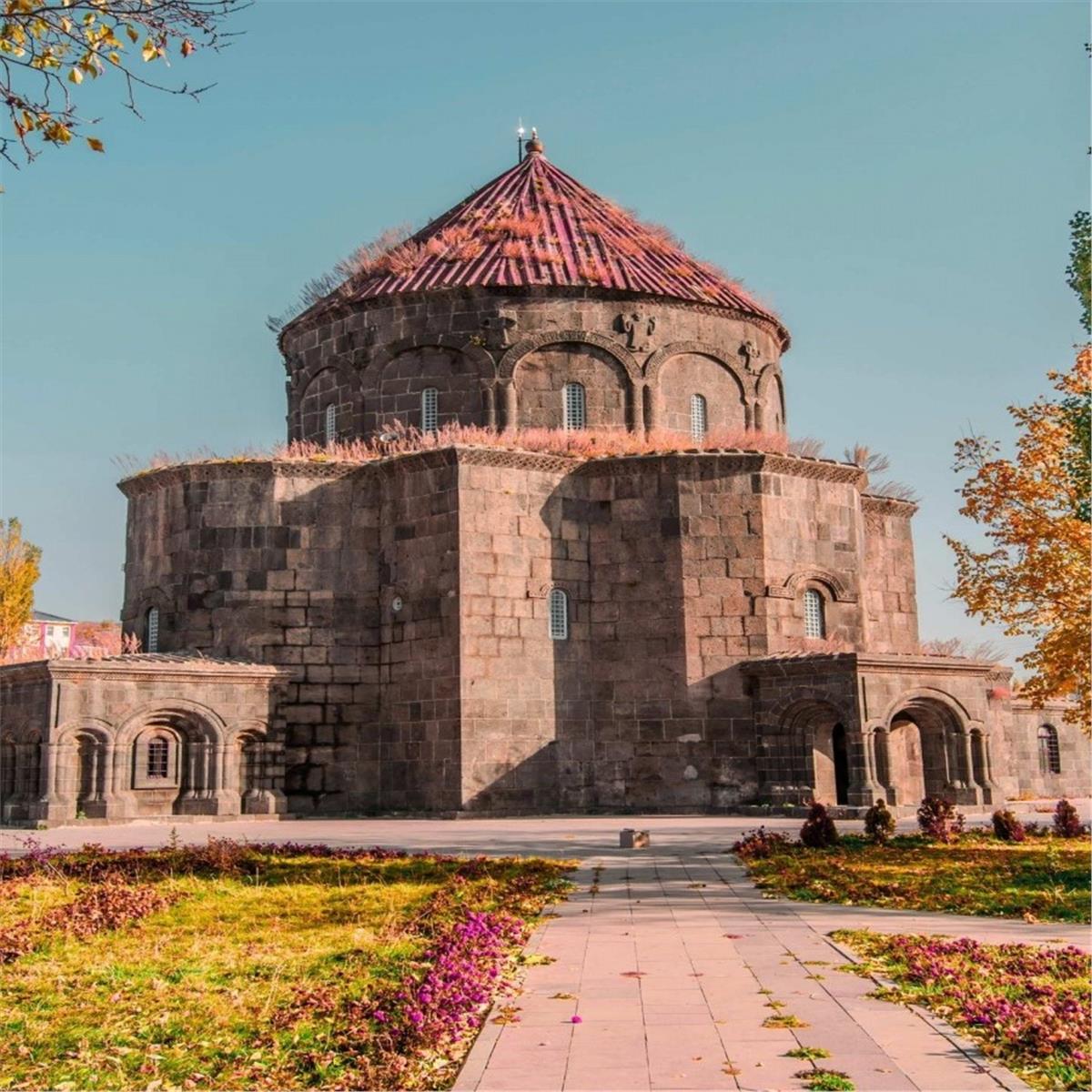 İzmir'den Uçaklı 4 Gece 5 Gün Konaklamalı Kars Batum Tiflis Turu