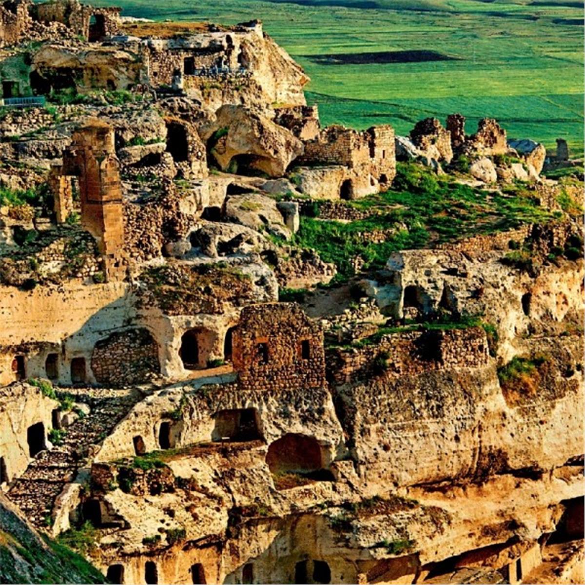 İzmir'den Uçaklı Diyarbakırlı 3 gece 4 gün Konaklamalı GAP Turu (Diyarbakır Gidiş - Çukurova Dönüş)