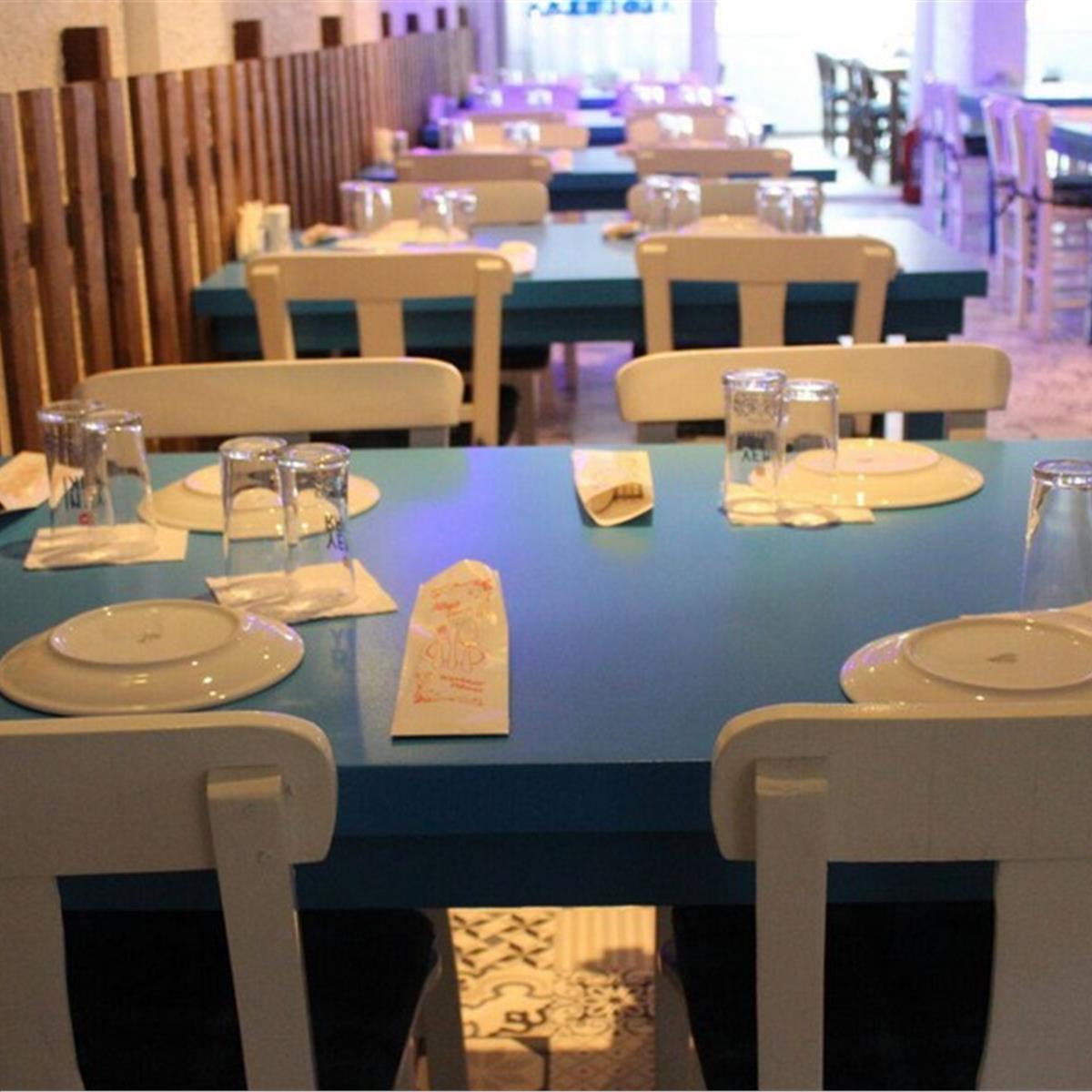 Adı Urla Restaurant Ulaşım Dahil 14 veya 15 Şubat Seçenekli Canlı Müzikli Sevgililer Günü Gala Yemeğ