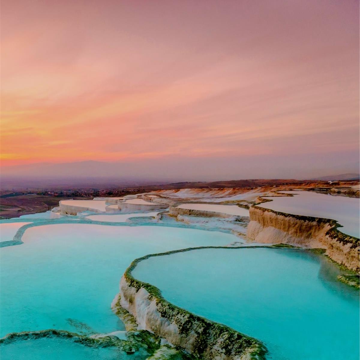 İzmir Çıkışlı 1 gece 2 gün Efes Antik Kenti, Pamukkale Travertenler, Afrodisias ve Hierapolis Antik Kenti ile Antik Rotalar Turu.