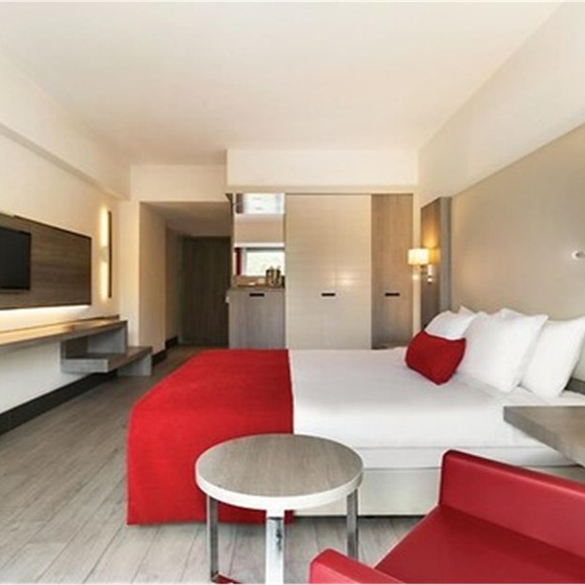 Ramada Plaza By Wyndham İzmir'de Kahvaltı Dahil Çift Kişilik Konaklama