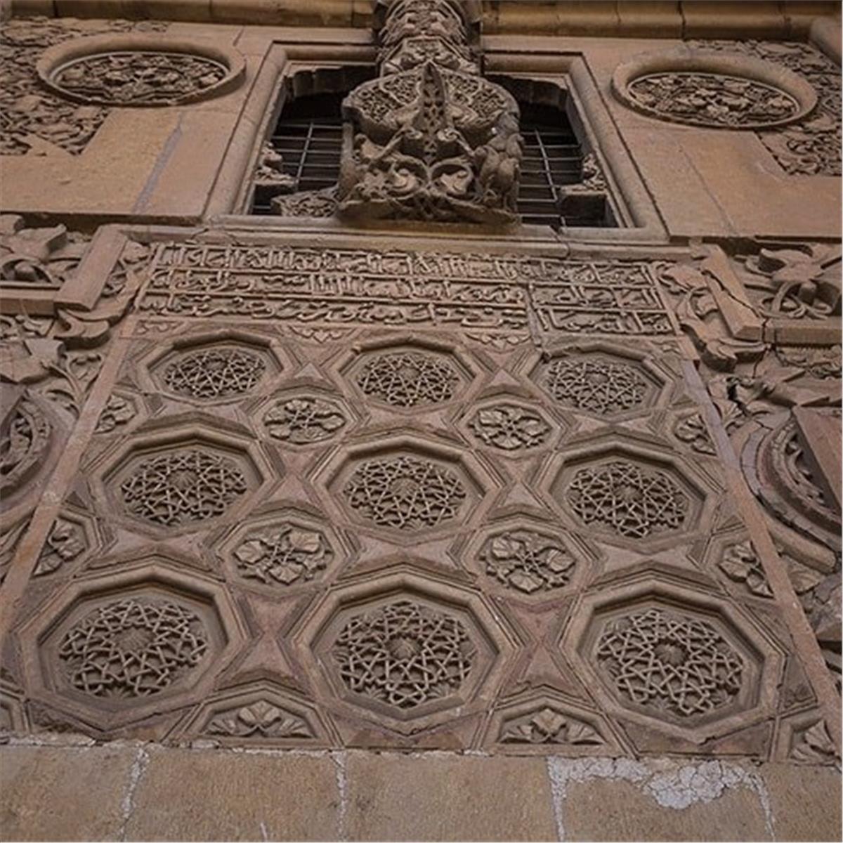 İzmir'den Uçaklı 3 Gece 4 Gün Konaklamalı Tunceli Kemaliye Divriği Turu