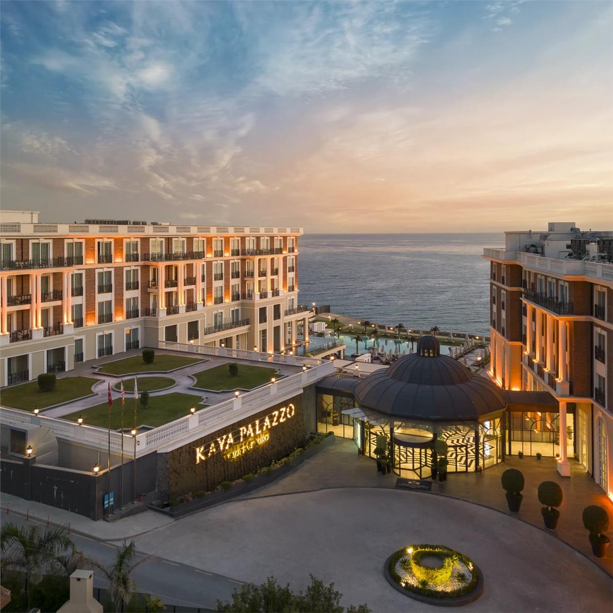 İzmir'den Uçak İle Hareketli Kıbrıs Kaya Palazzo Resort Tam Pansiyon Plus Konaklama Seçenekleri