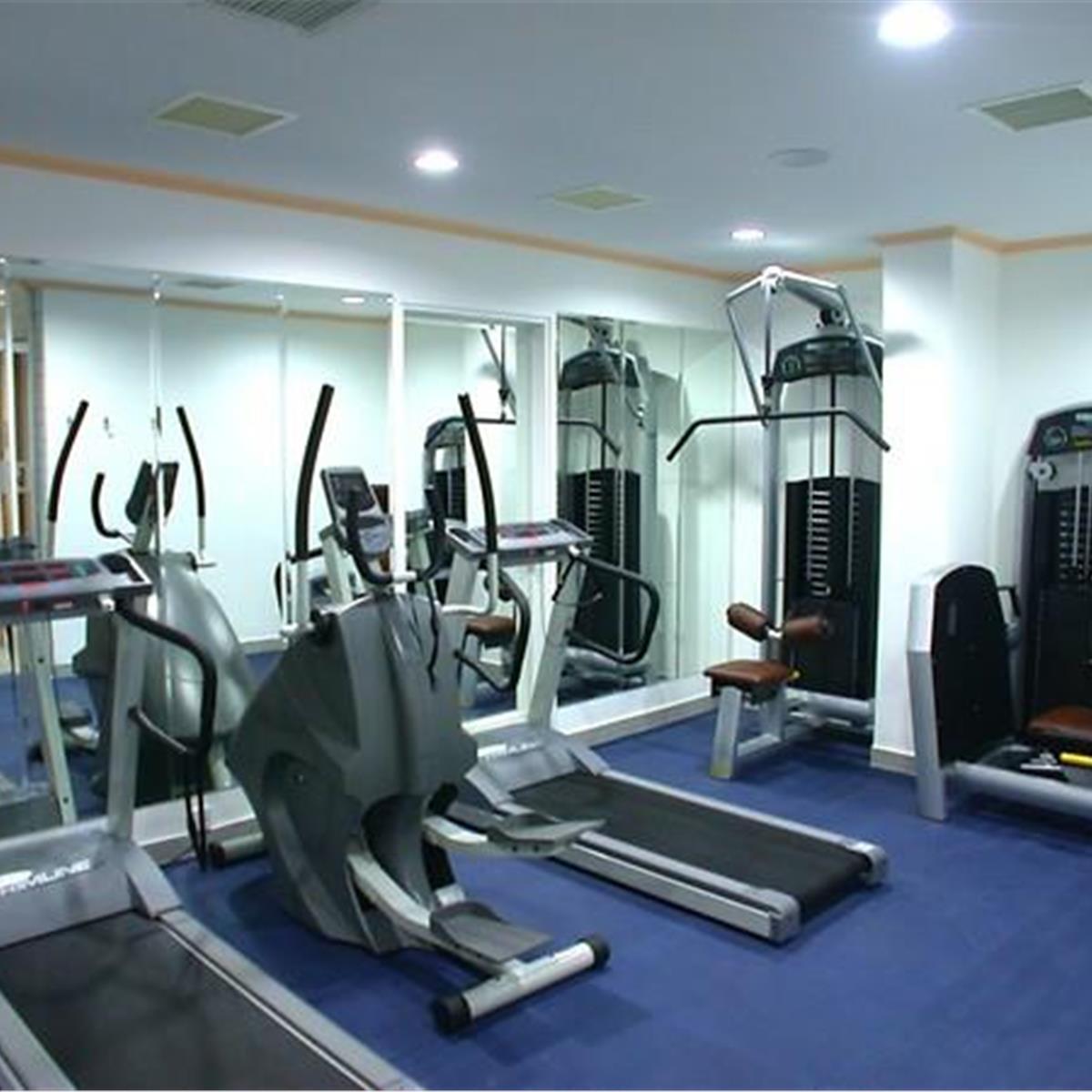 İzmir'den Uçak İle Hareketli Kıbrıs Deniz Kızı Hotel Yarım Pansiyon Konaklama Seçenekleri