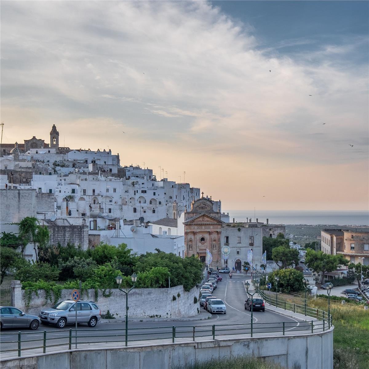 İzmir'den Uçaklı 7 Gece 8 Gün Konaklamalı İtalya'nın İki Yakası Roma İle Bari, Alberobello ve Amalfi Kıyıları Turu