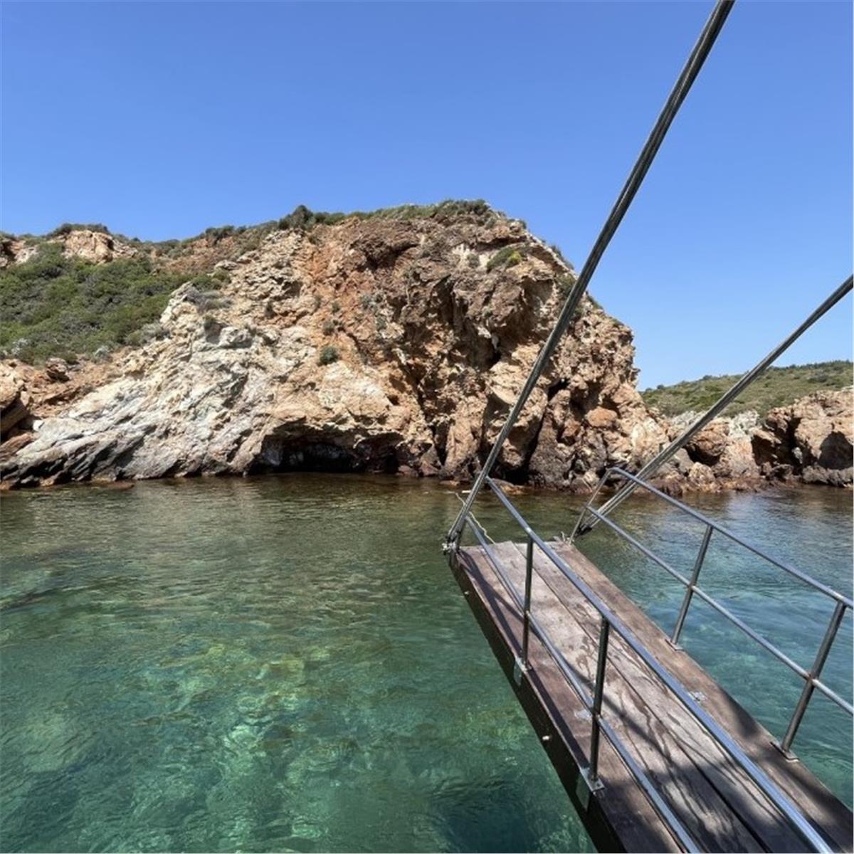 Yüzme ve Eğlence keyfi ile Özdere Tekne Turu. Üstelik Öğle Yemeği Dahil