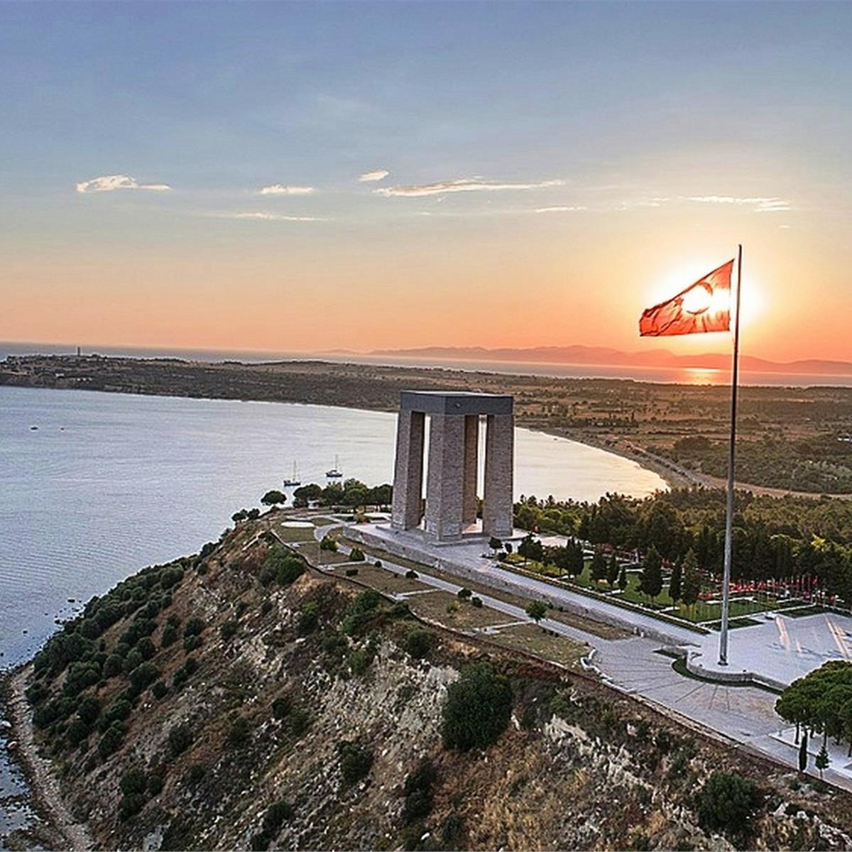 İzmir çıkışlı 1 gece 2 gün konaklamalı Truva Antik Kenti, Assos Antik Kenti, Çanakkale Şehitlik Turu