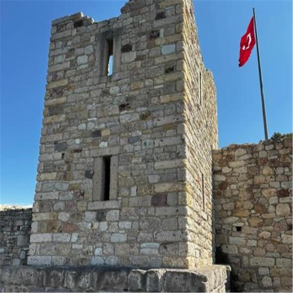 İzmir Çıkışlı Günübirlik Foça, Yeni Foça, Kozbeyli Köyü Turu. Üstelik Öğle Yemeği Dahil.