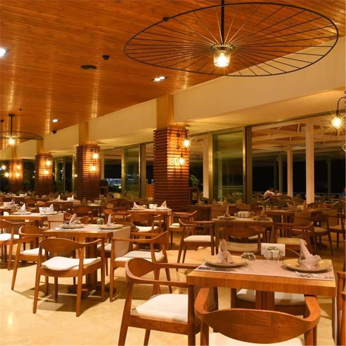 İzmir'den Uçak İle Hareketli Kıbrıs Acapulco Resort Hotel & Convention & SPA Tam Pansiyon Plus Konaklama