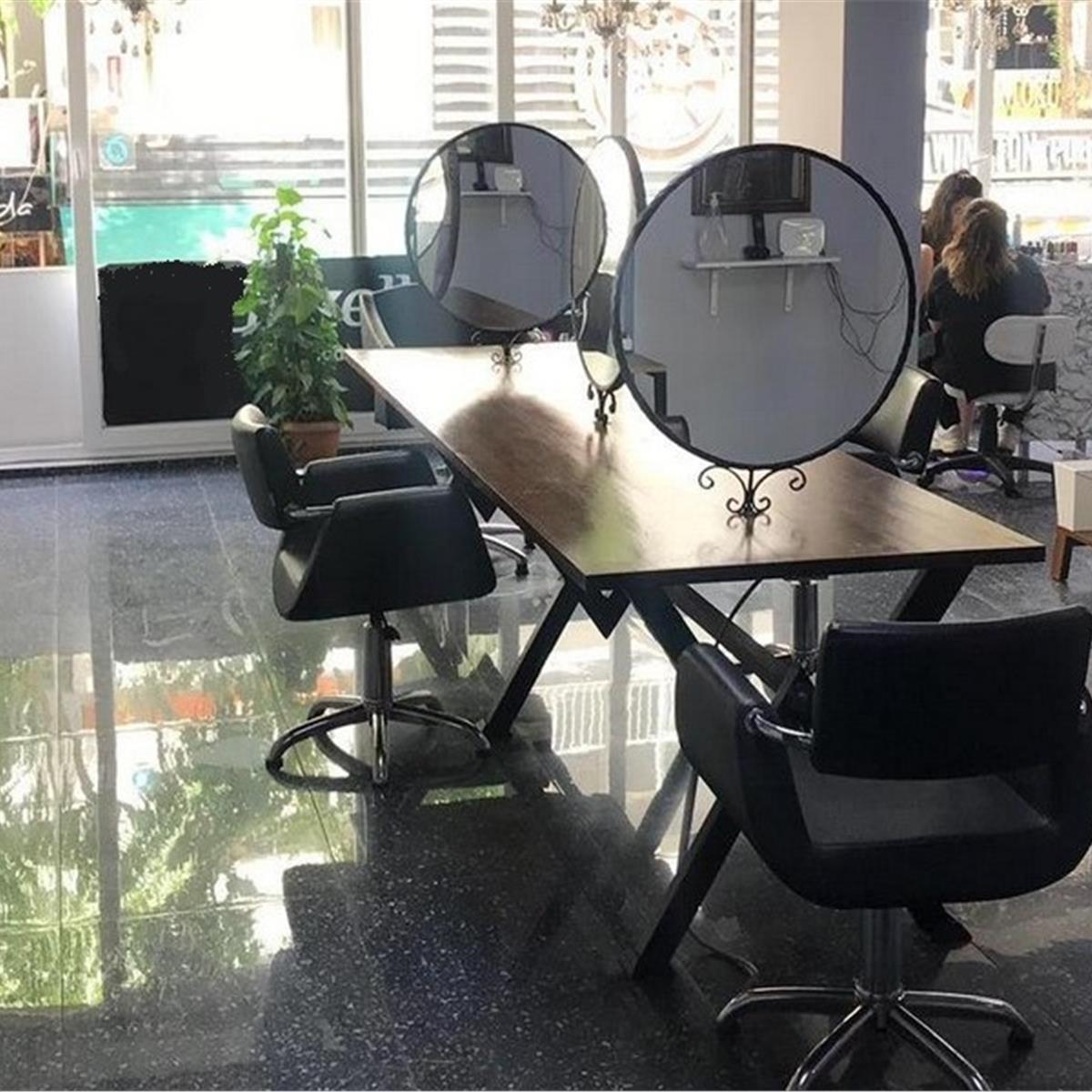 Bornova Pia Güzellik’te Dudak renklendirme Uygulaması