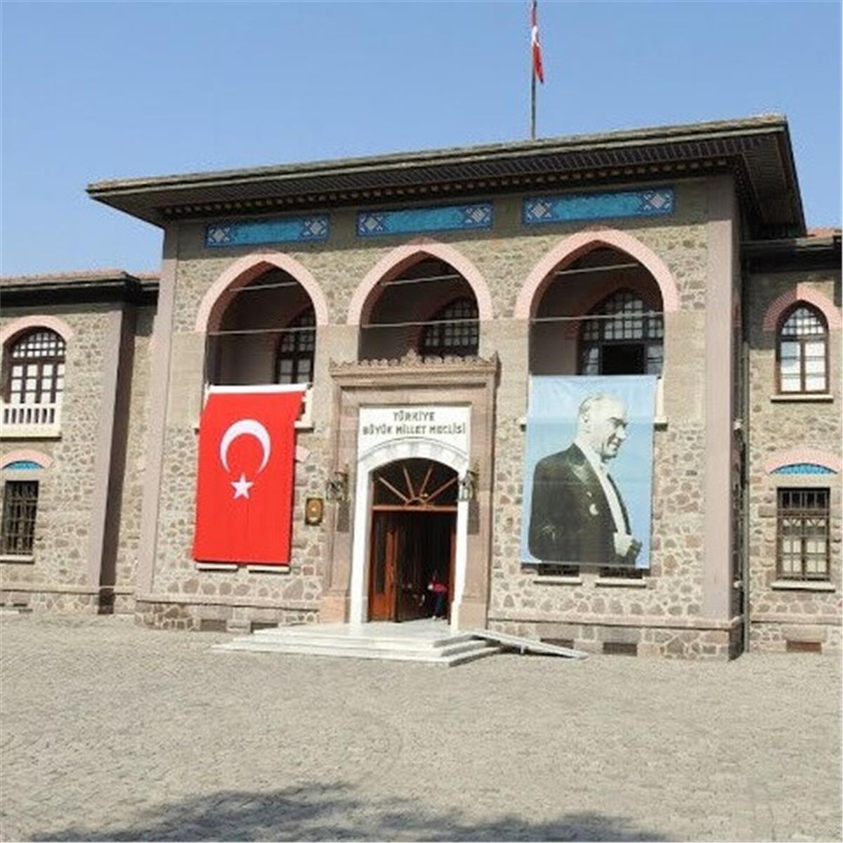 İzmir Çıkışlı Ramazan Bayramı Özel 1 Gece 2 Gün Konaklamalı Eskişehir Ankara Turu