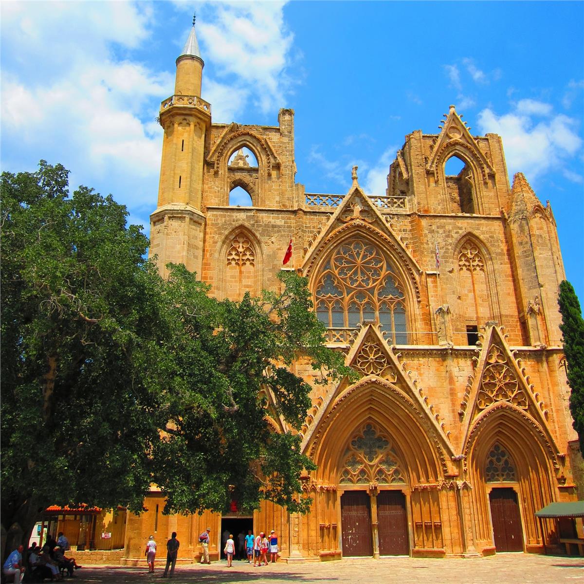 İzmir'den Uçak İle Kalkışlı 2 Gece 3 Gün Konaklamalı Kıbrıs Turu. Üstelik Ata Demirer Gazinosu Dahil.