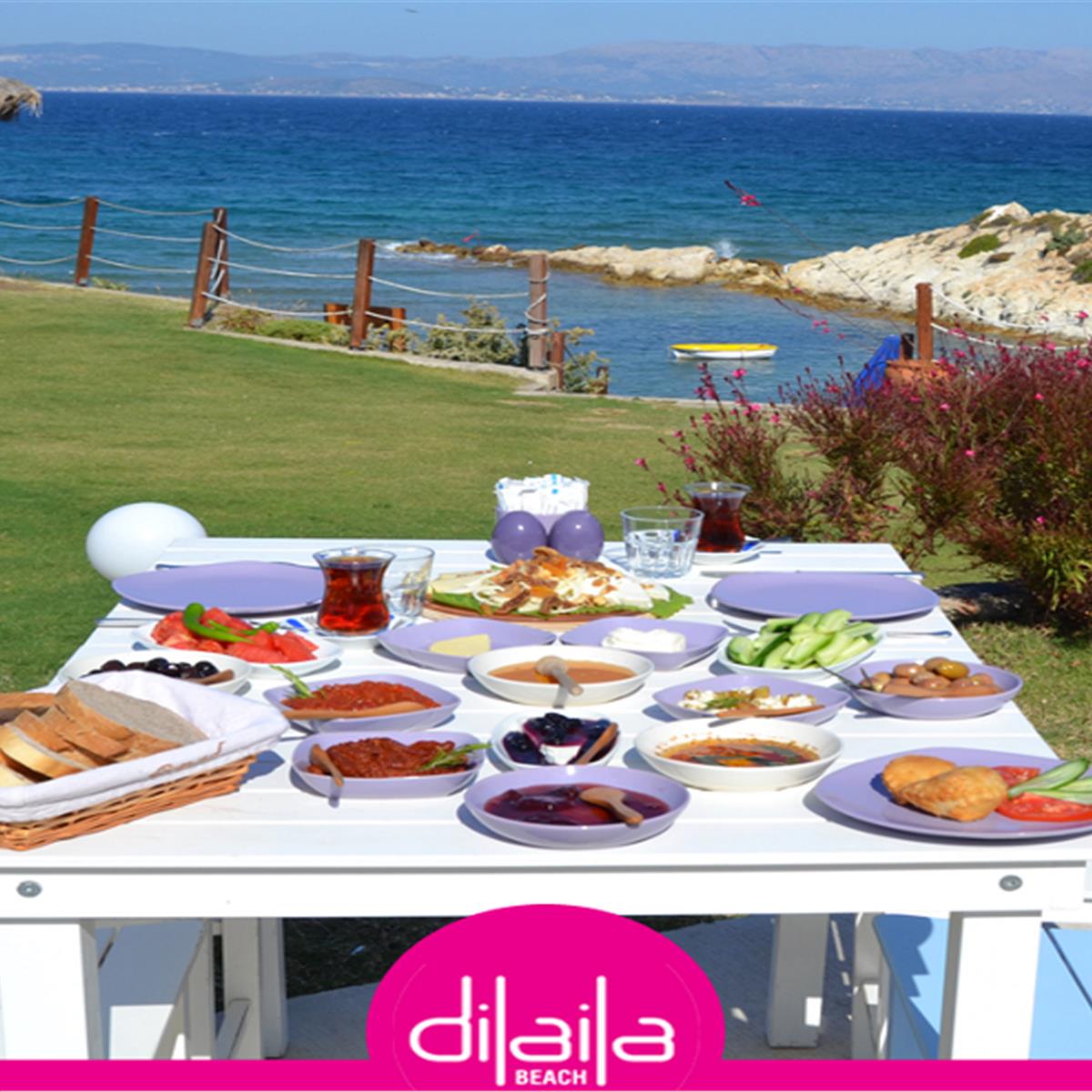 Çeşme Dilaila Beach Giriş, Şezlong, Şemsiye veya Kahvaltı