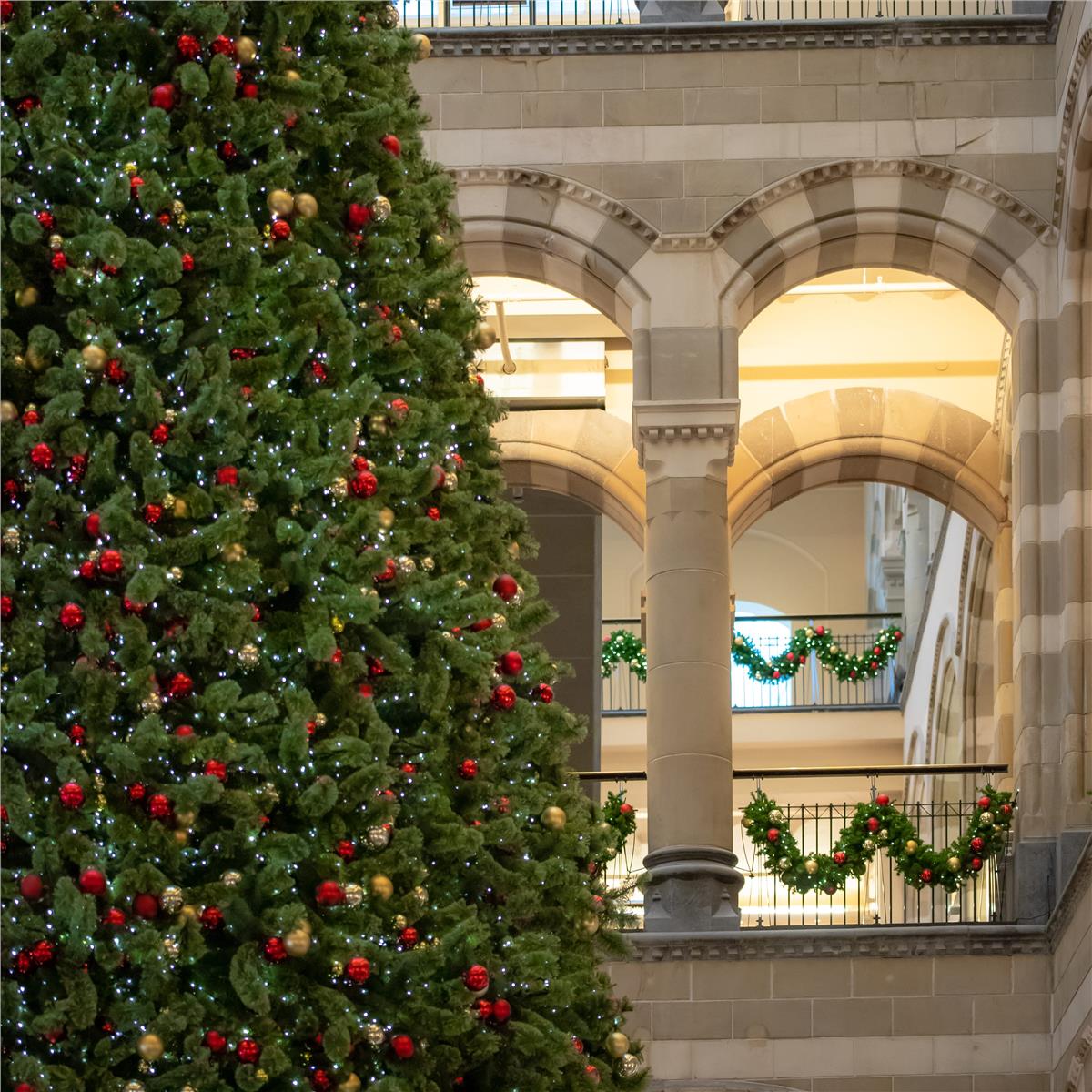 İzmir'den Uçaklı 3 Gece 4 Gün Konaklamalı Almanya, Belçika ve Hollanda İle Yılbaşı Büyüsü Noel Pazarları