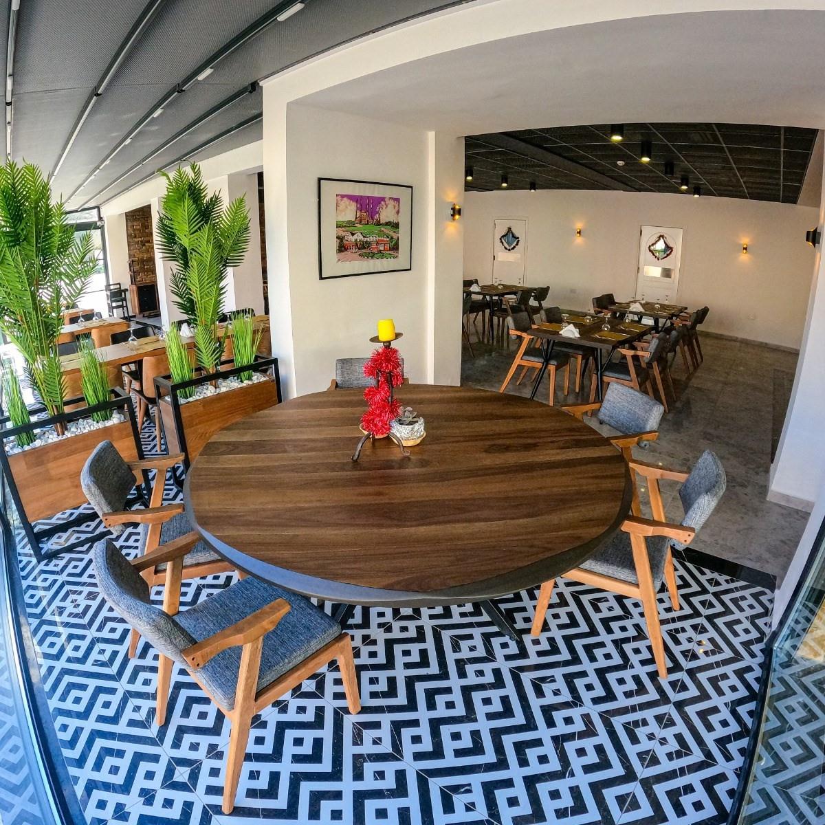 İzmir'den Uçak İle Hareketli Kıbrıs Dorana Hotel Konaklama Seçenekleri