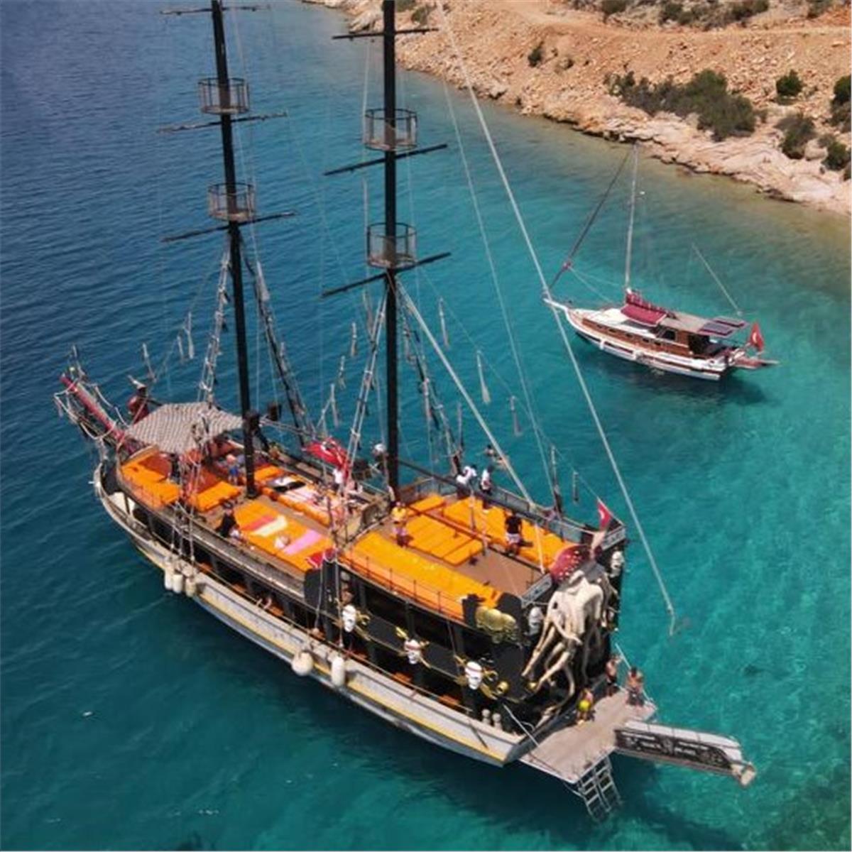 İzmir'den Otobüslü 3 Gece 4 Gün Konaklamalı Bodrum Çeşme Kuşadası Turu