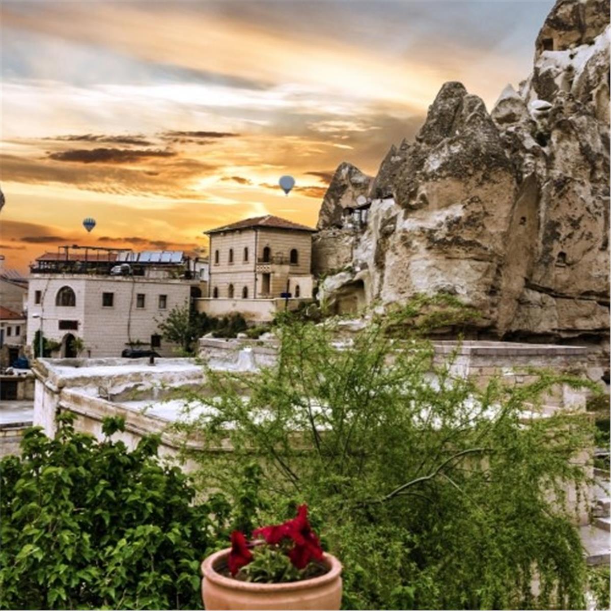 İzmir'den Uçak İle Nevşehir'e Hareketli 3 Gece 4 Gün 5* Dinler Hotels Konaklamalı Kapadokya ve Kayseri Turu