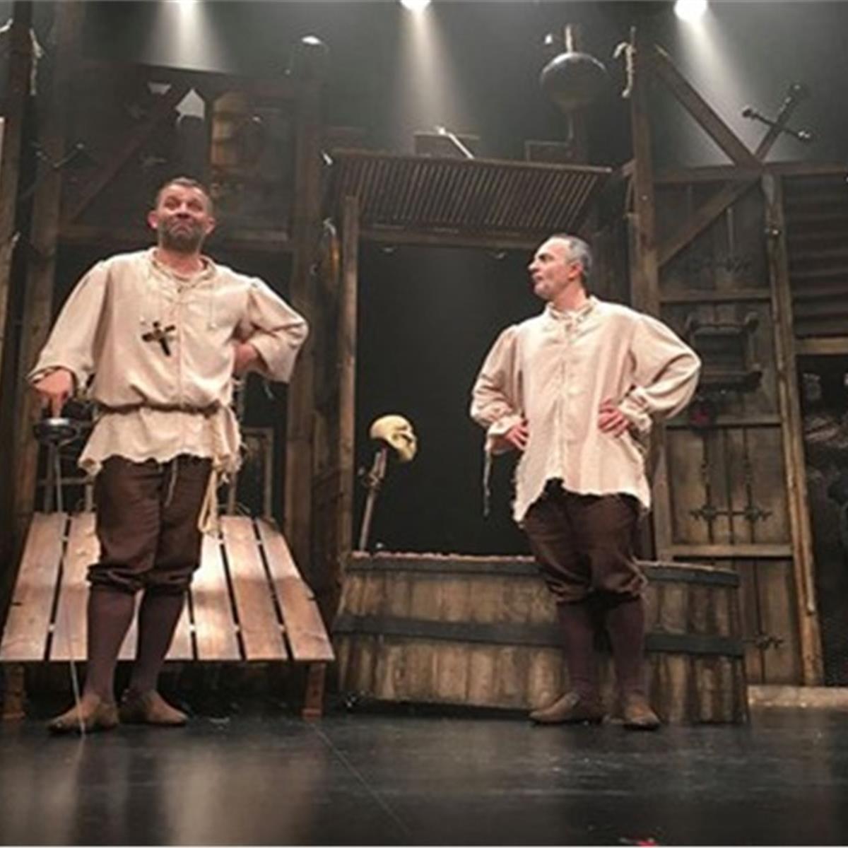 Şevket Çoruh ve Murat Akkoyunlu'nun Birlikte Oynadığı Bir Baba Hamlet Oyununa Tiyatro Bileti