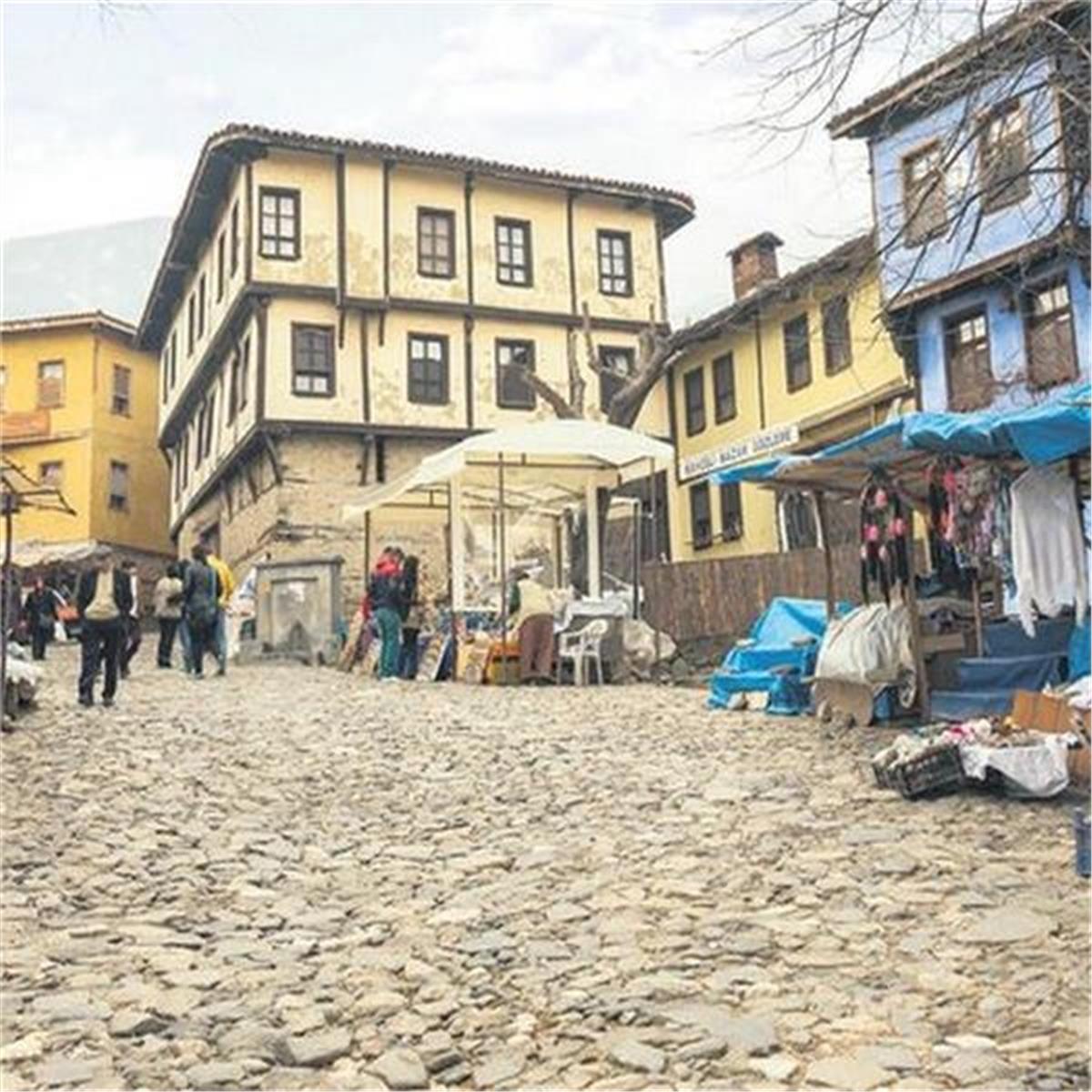 İzmir Çıkışlı 1 gece 2 gün Ulucamii, Tophane, Cumalıkızık, Gölyazı ile Bursa Uludağ Kar Keyfi Turu