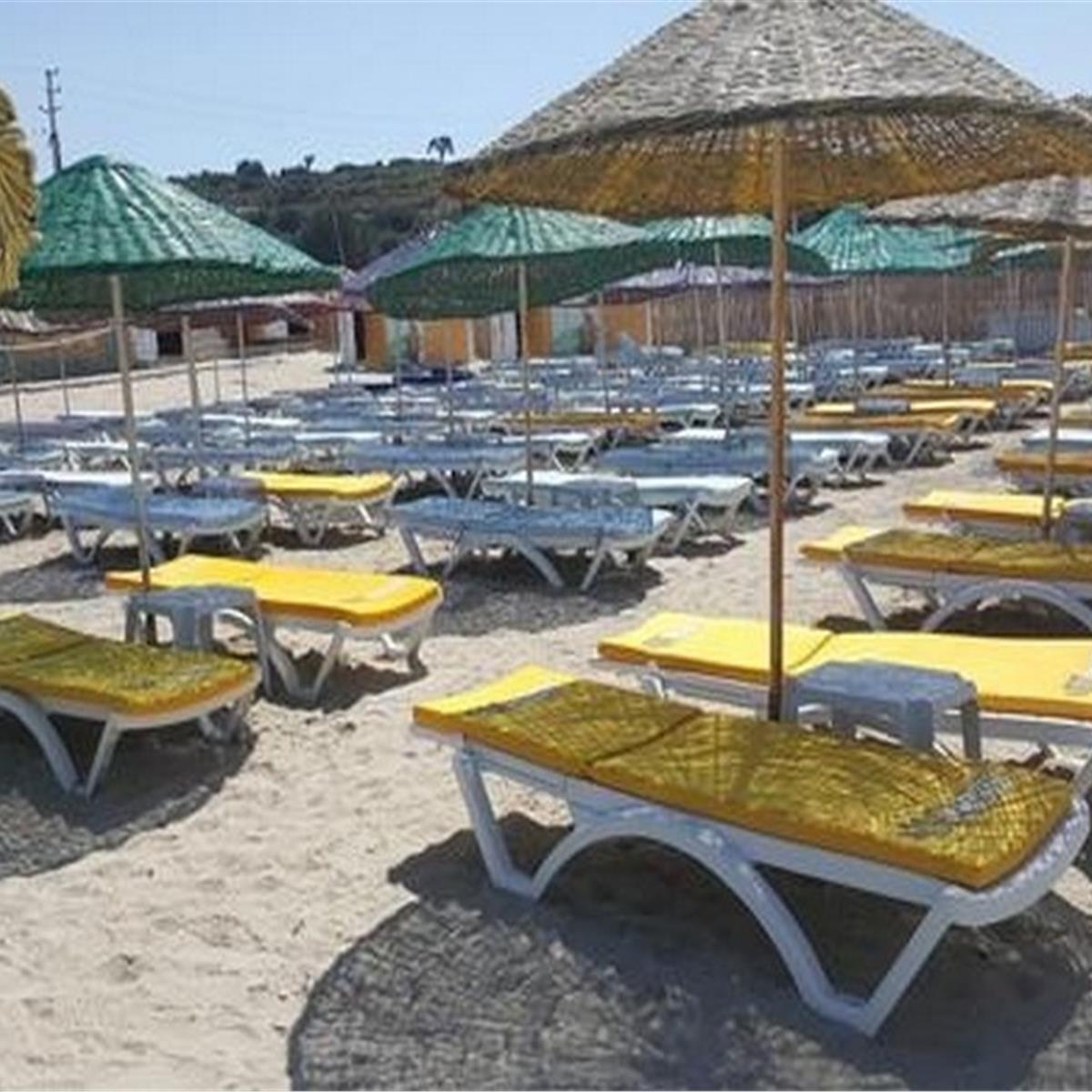Çeşme Tai Beach Giriş, Şezlong, Şemsiye, hamburger Menü ve İçecek