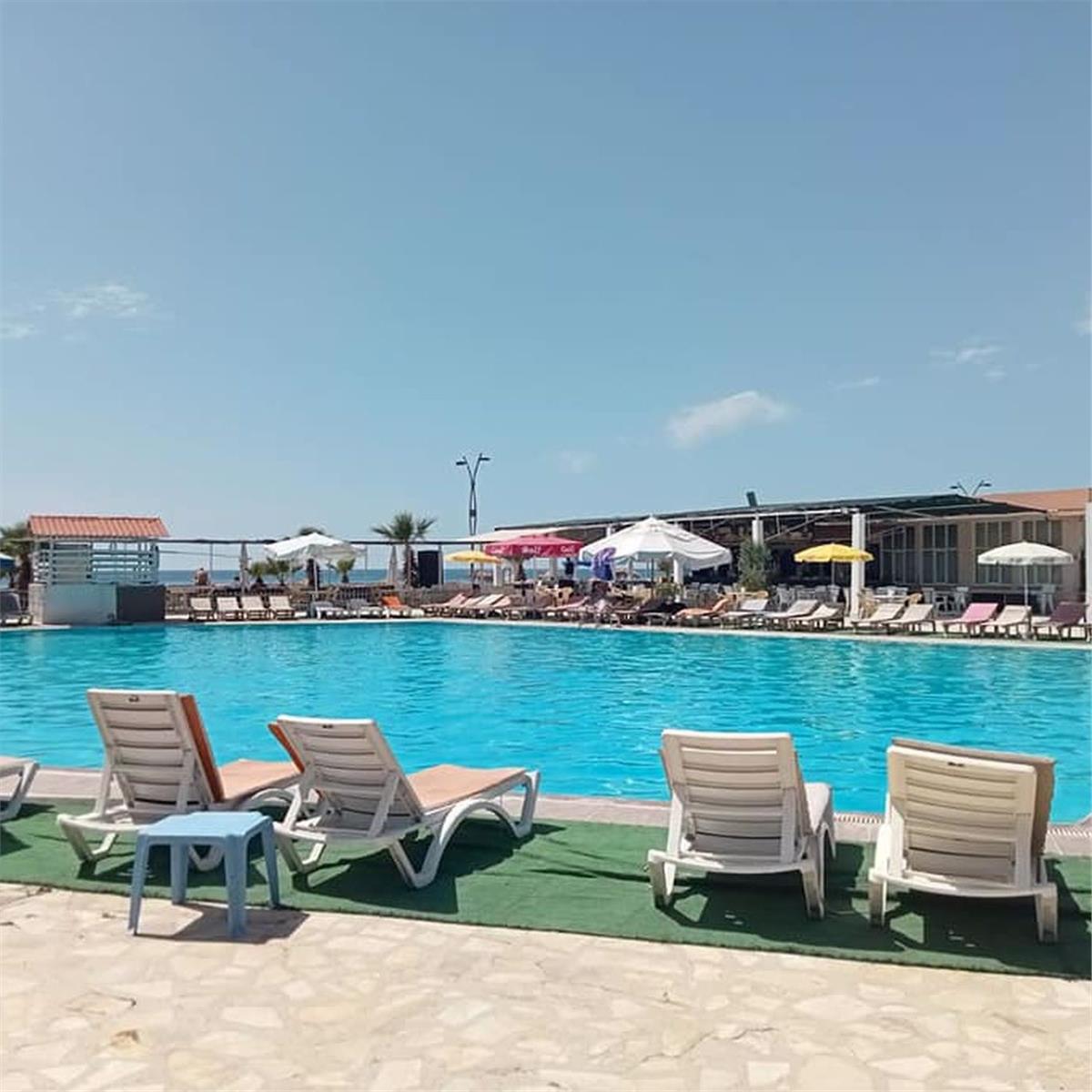 Kuşadası Rainbow Beach Club Gün Boyu Havuz, Plaj Keyfi ile Serpme Kahvaltı