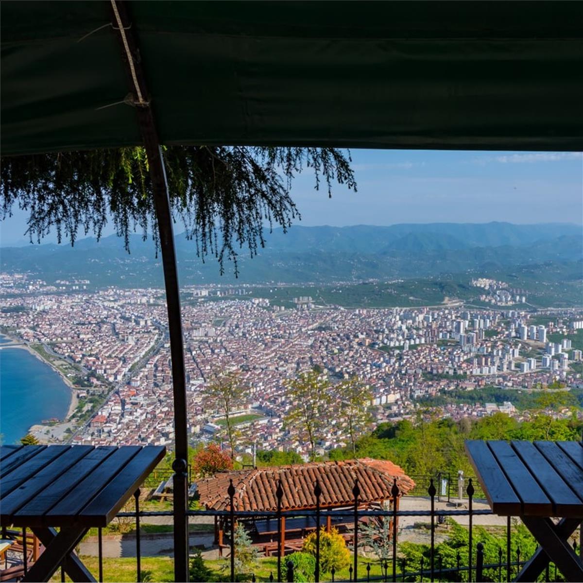 İzmir 4 gece 5 Gün Batum konaklamalı Uçaklı Karadeniz Fırtınası ve Yaylalar Turu