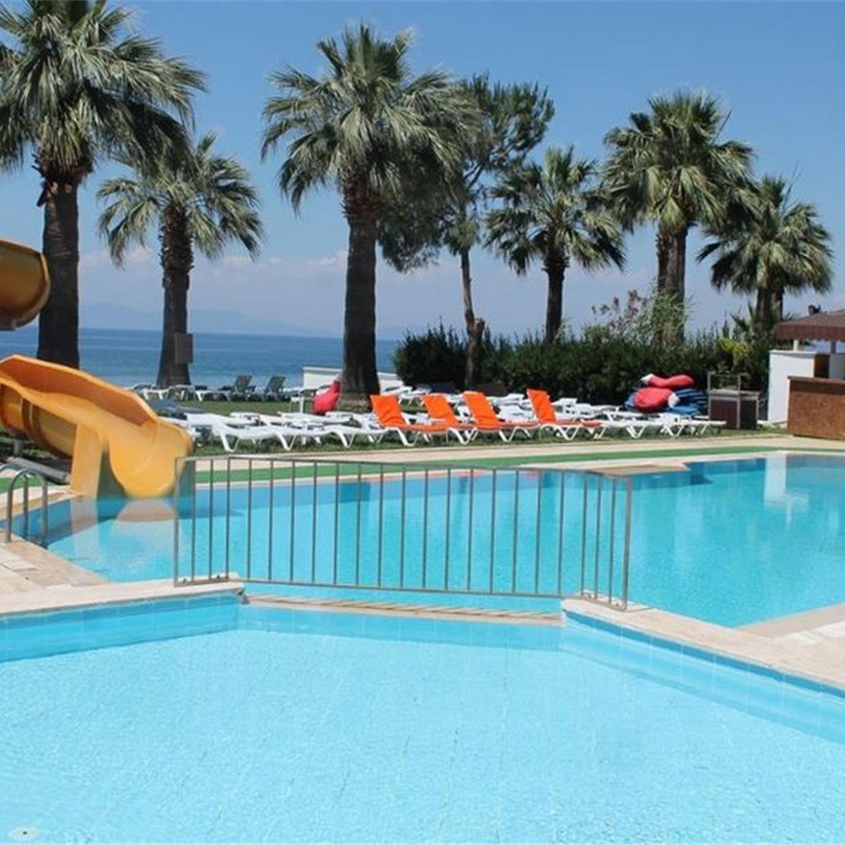 Kuşadası Blu Mare Beach Hotel’de Herşey Dahil Konaklama