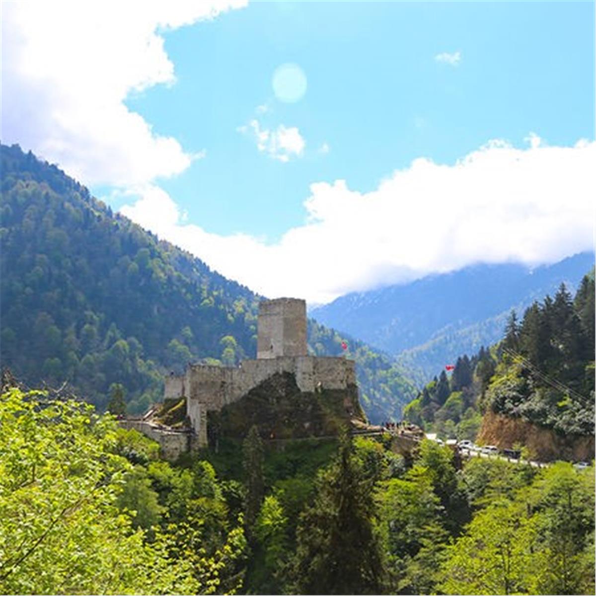 İzmir'den Uçak İle Hareketli 6 Gece 7 Gün Konaklamalı Özel Karadeniz Yaylalar & Batum Turu