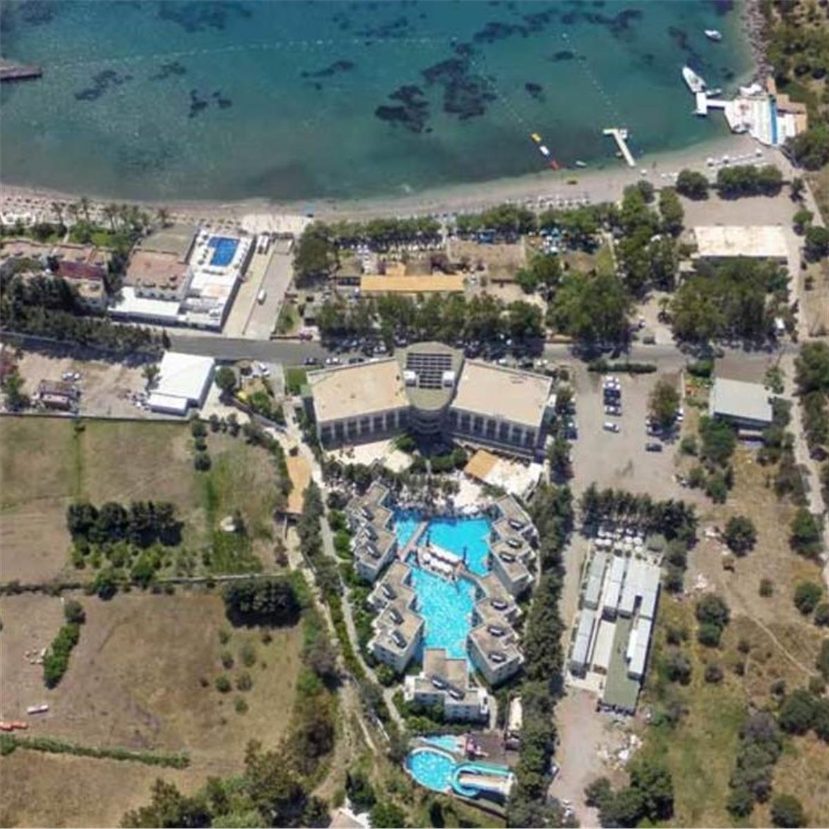 İzmir Kalkışlı Ulaşım ile 3 ve 4 gece seçenekli Bodrum Mio Bianco Resort Otel Herşey Dahil Konaklama	