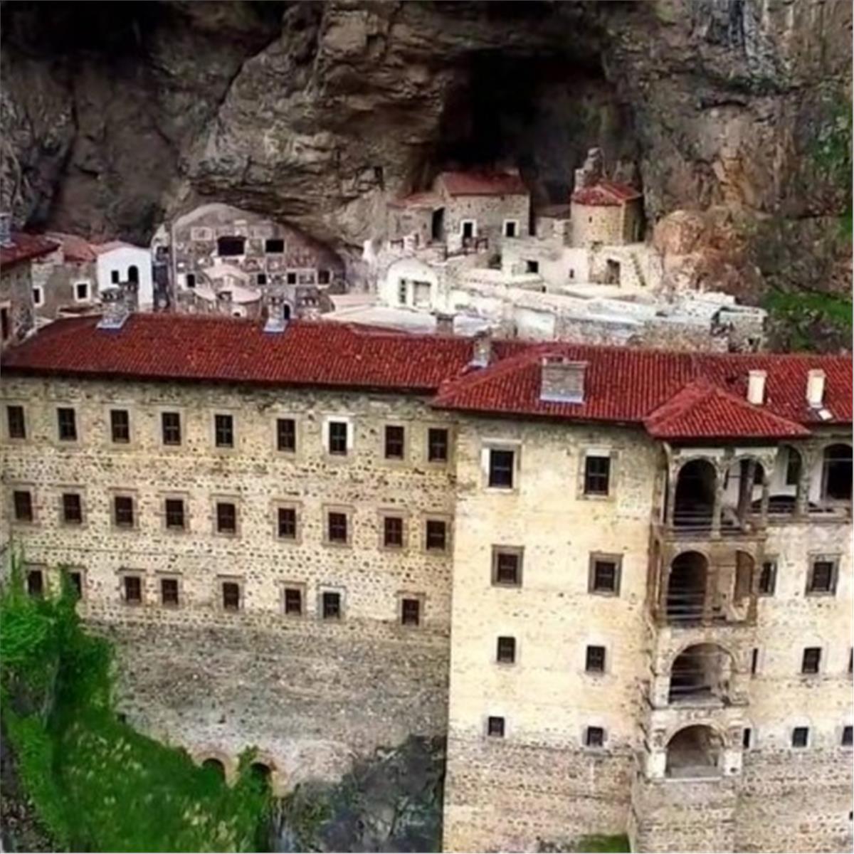 İzmir'den Uçaklı 4 Gece 5 Gün Konaklamalı Karadeniz Fırtınası Ve Yaylalar Turu. 5* Batum Konaklama Dahil