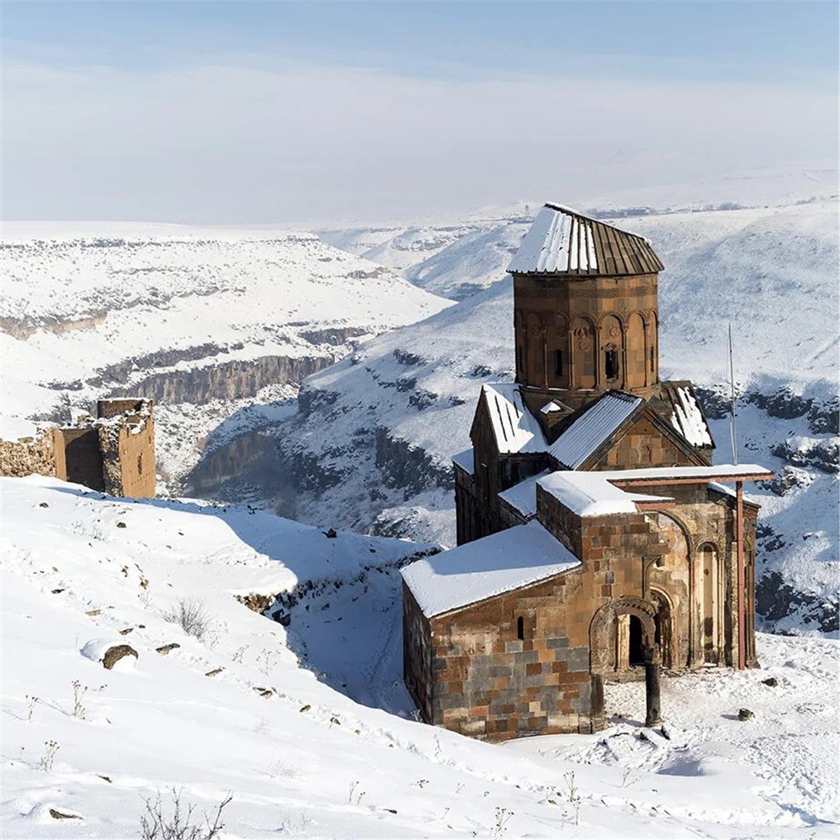 İzmir'den Uçaklı 3 Gece 4 Gün Konaklamalı Doğu Ekspresi Rotası Van, Kars, Sarıkamış Kayak Merkezi Turu