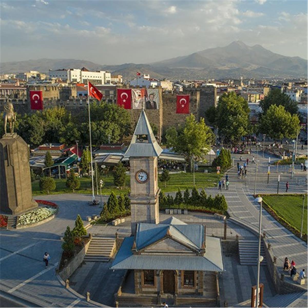 İzmir'den Uçaklı 5 Gece 6 Gün Konaklamalı Munzur ve Nemrut Dağı İle Gap Turu