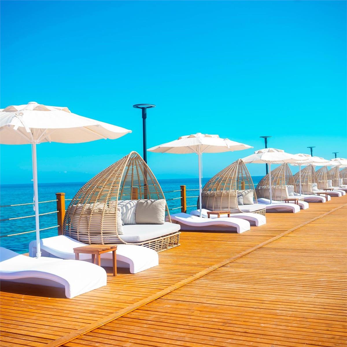 İzmir'den Uçak İle Hareketli Kıbrıs Chamada Prestige Hotel Herşey Dahil Konaklama Seçenekleri