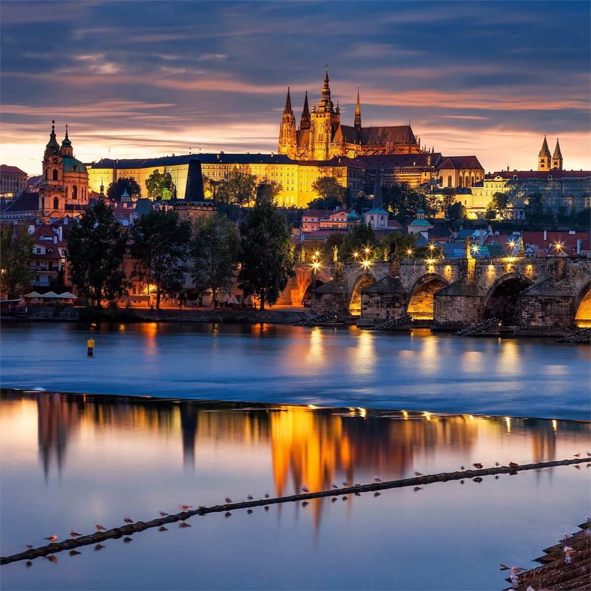 İzmir'den Uçaklı 7 Gece 8 Gün Konaklamalı Viyana & Salzburg & Prag & Budapeşte Turu