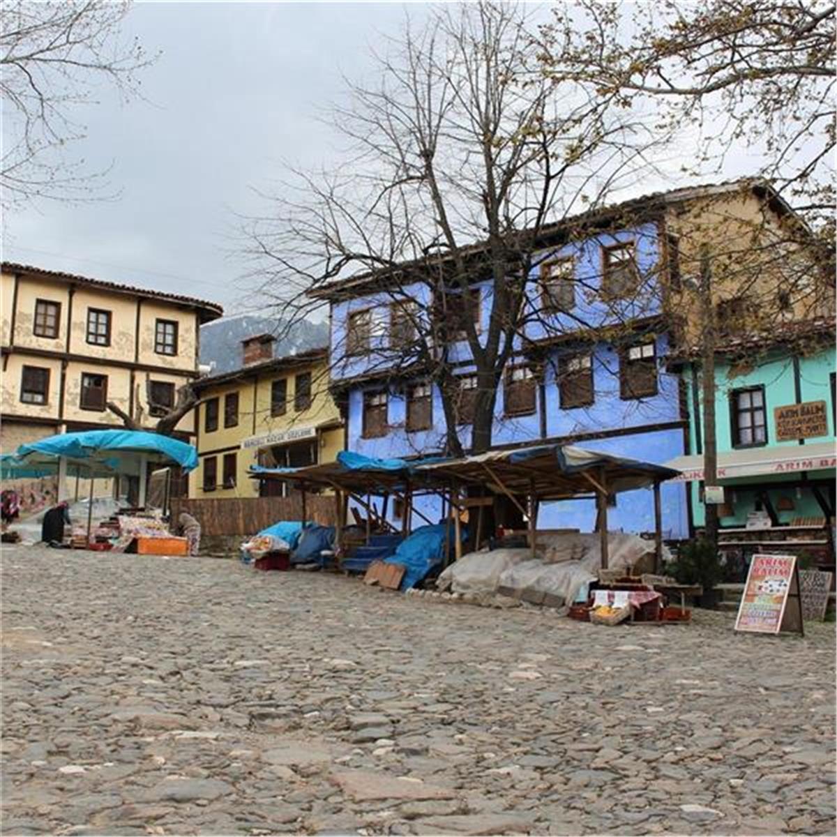 İzmir Çıkışlı 1 gece 2 gün Ulucamii, Tophane, Cumalıkızık, Gölyazı ile Bursa Uludağ Kar Keyfi Turu