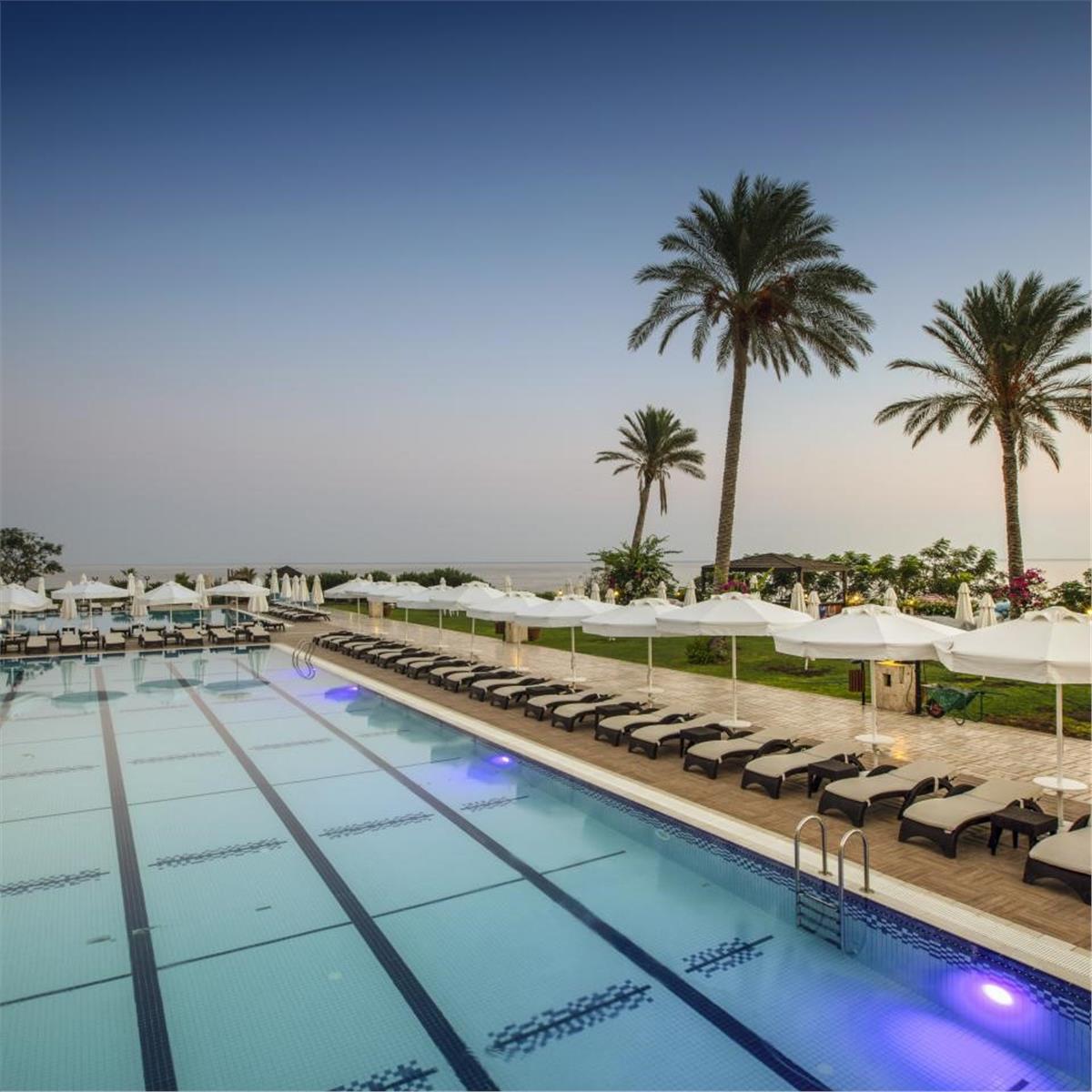 İzmir'den Uçak İle Hareketli Kıbrıs Merit Park Hotel & Spa Ultra Herşey Dahil Konaklama Seçenekleri