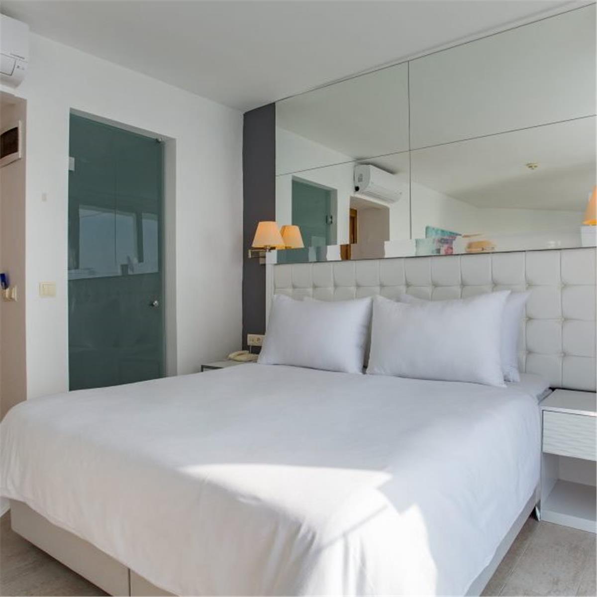 Kuşadası Le Blue Hotel Yılbaşı Programı