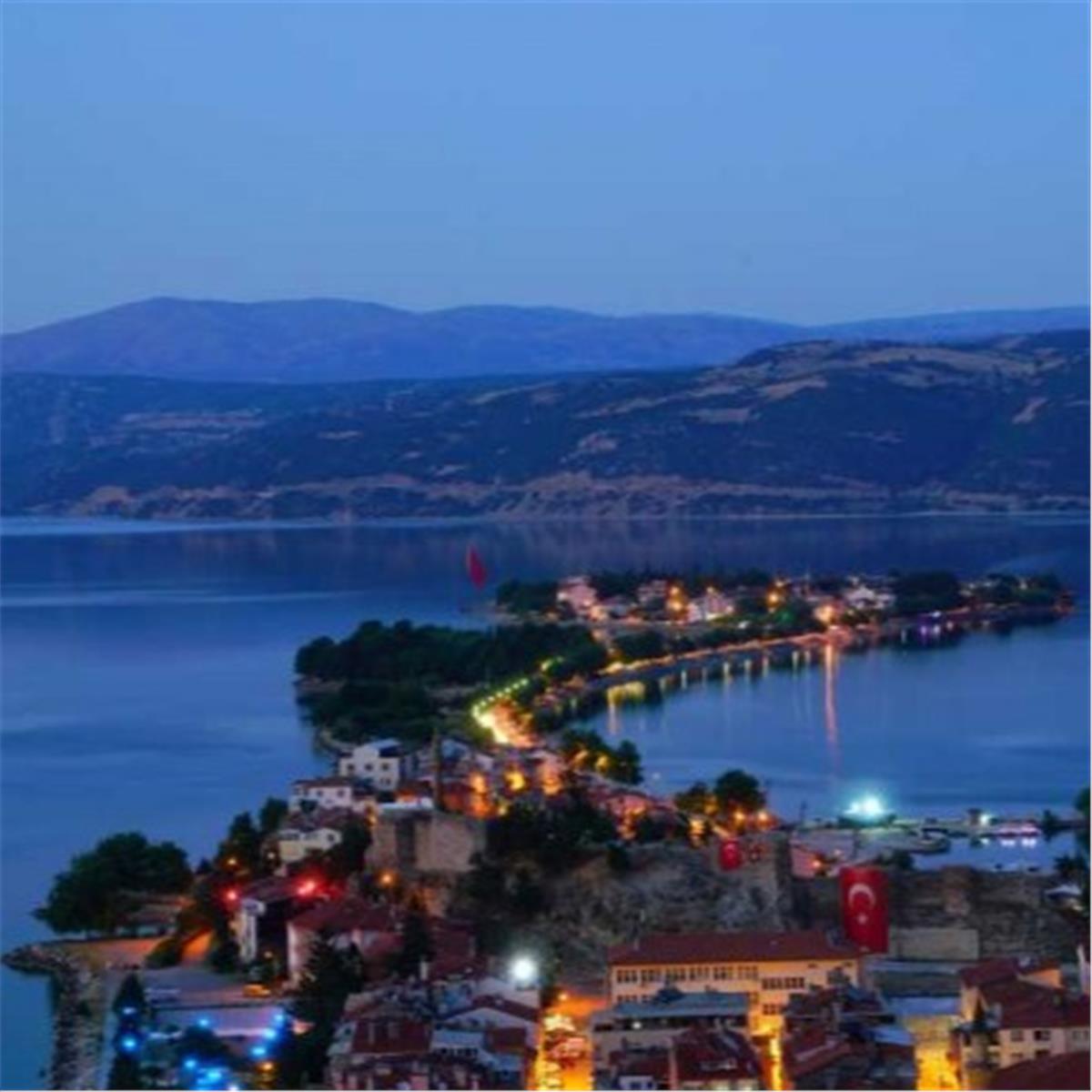 İzmir'den Kalkışlı Yılbaşı Özel 2 Gece 3 Gün 5* Hilton Garden Inn Isparta Konaklamalı Isparta Davraz Kayak Merkezi Turu